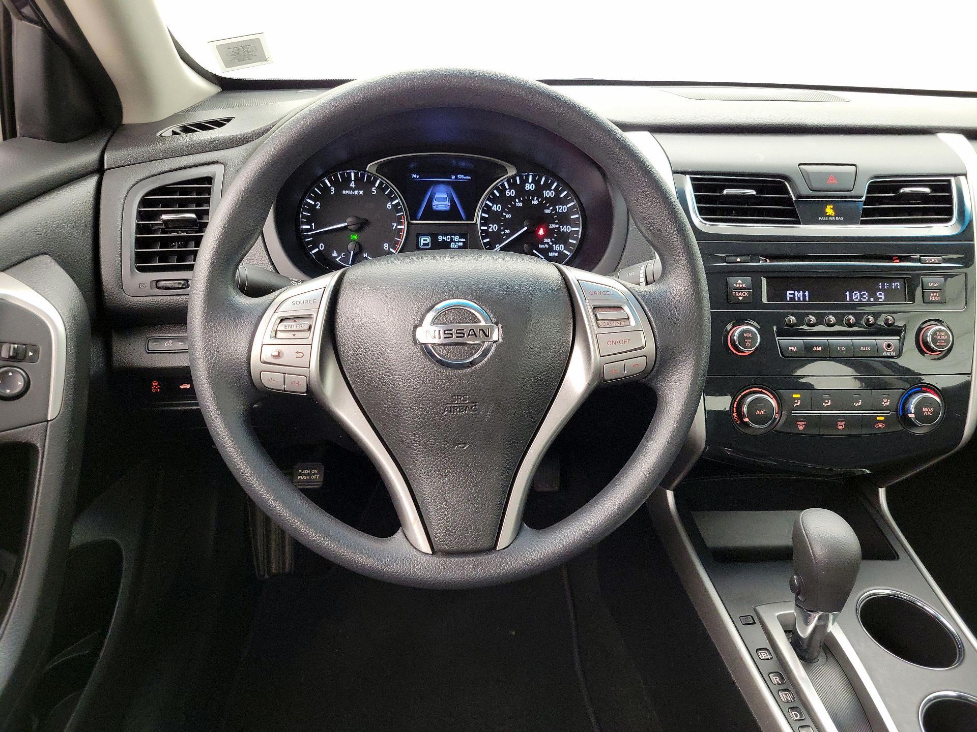 Thumbnail: 2015 Nissan Altima - 10