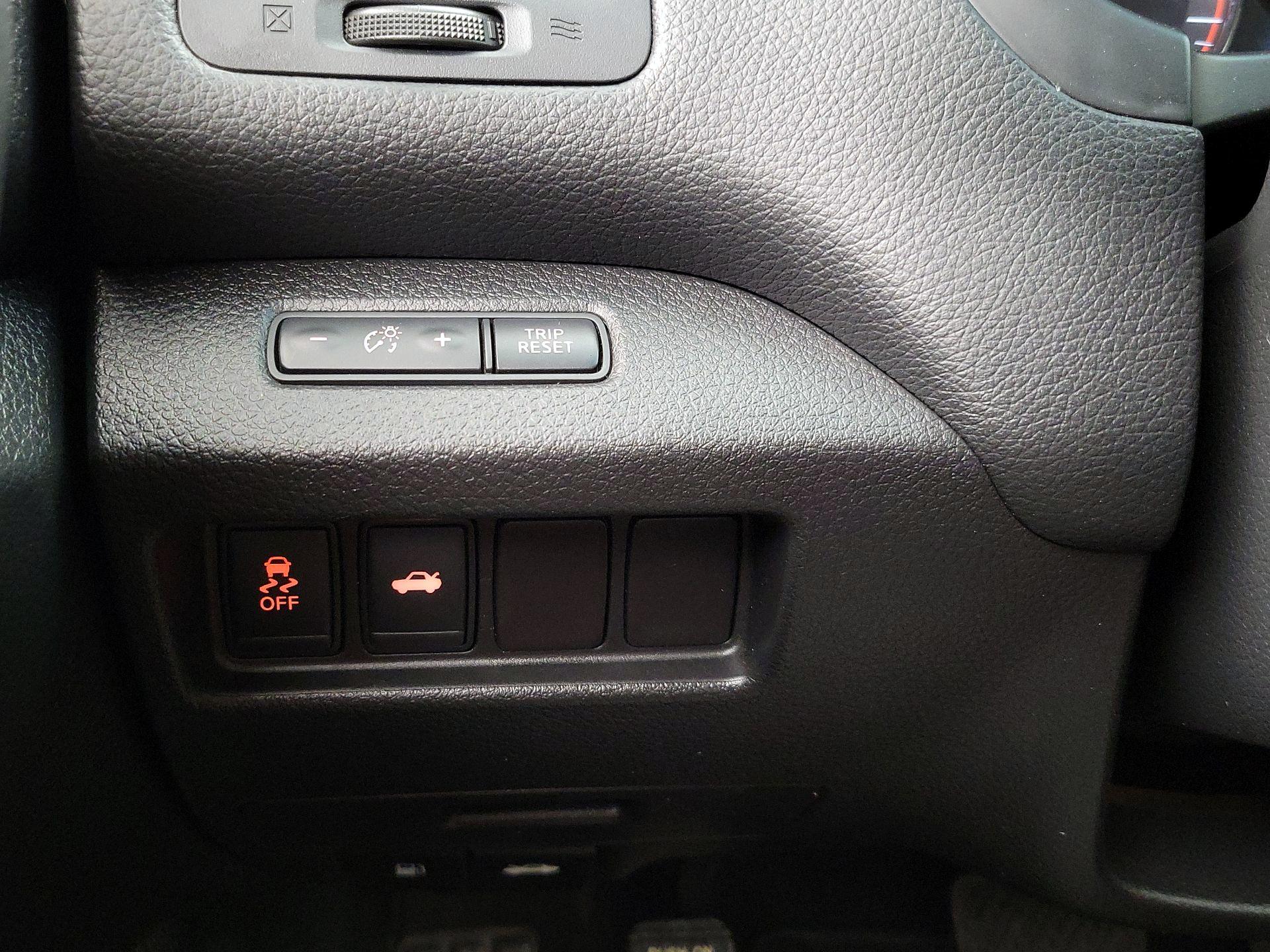 Thumbnail: 2015 Nissan Altima - 13