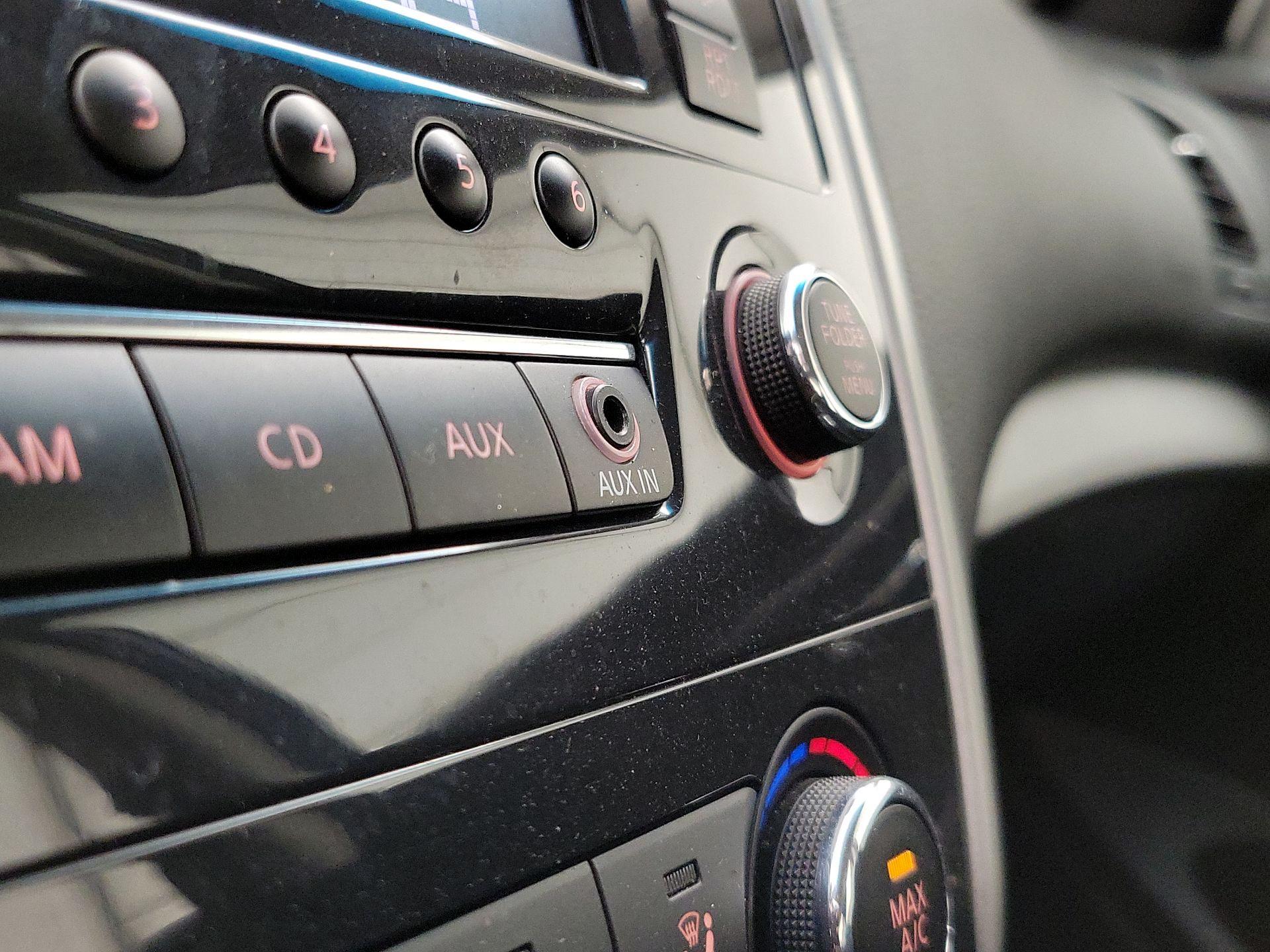 Thumbnail: 2015 Nissan Altima - 17