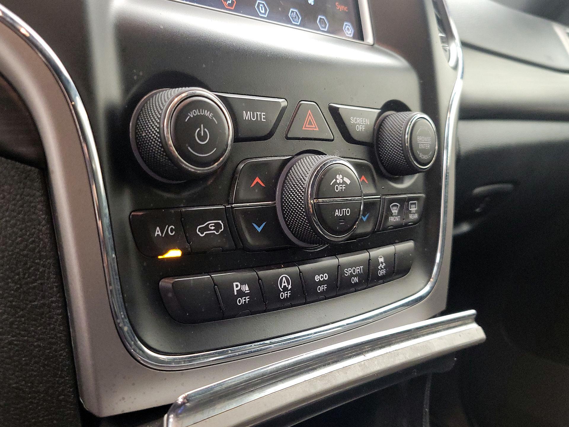 Thumbnail: 2019 Jeep Grand Cherokee - 16