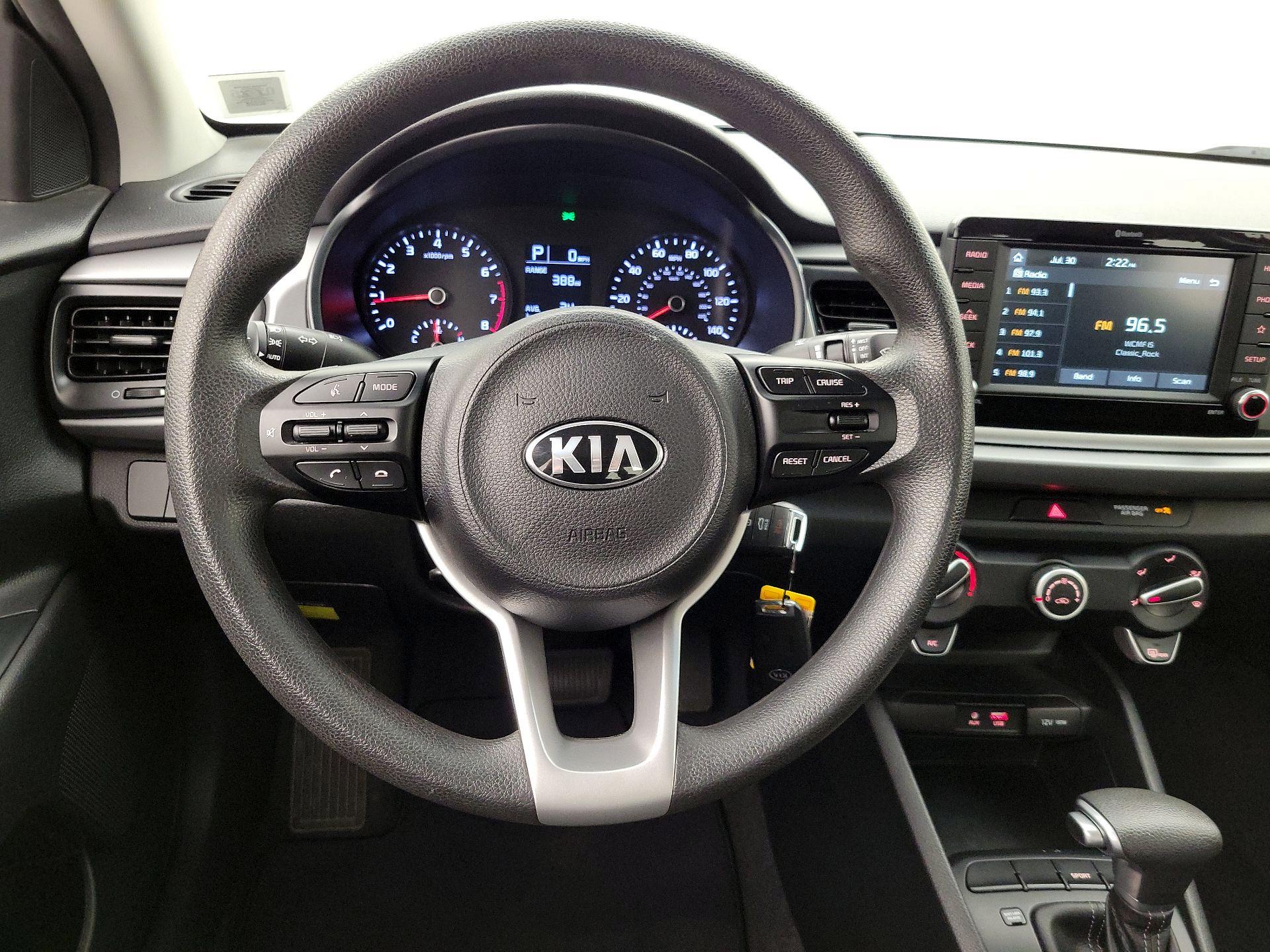 Thumbnail: 2020 Kia Rio - 10