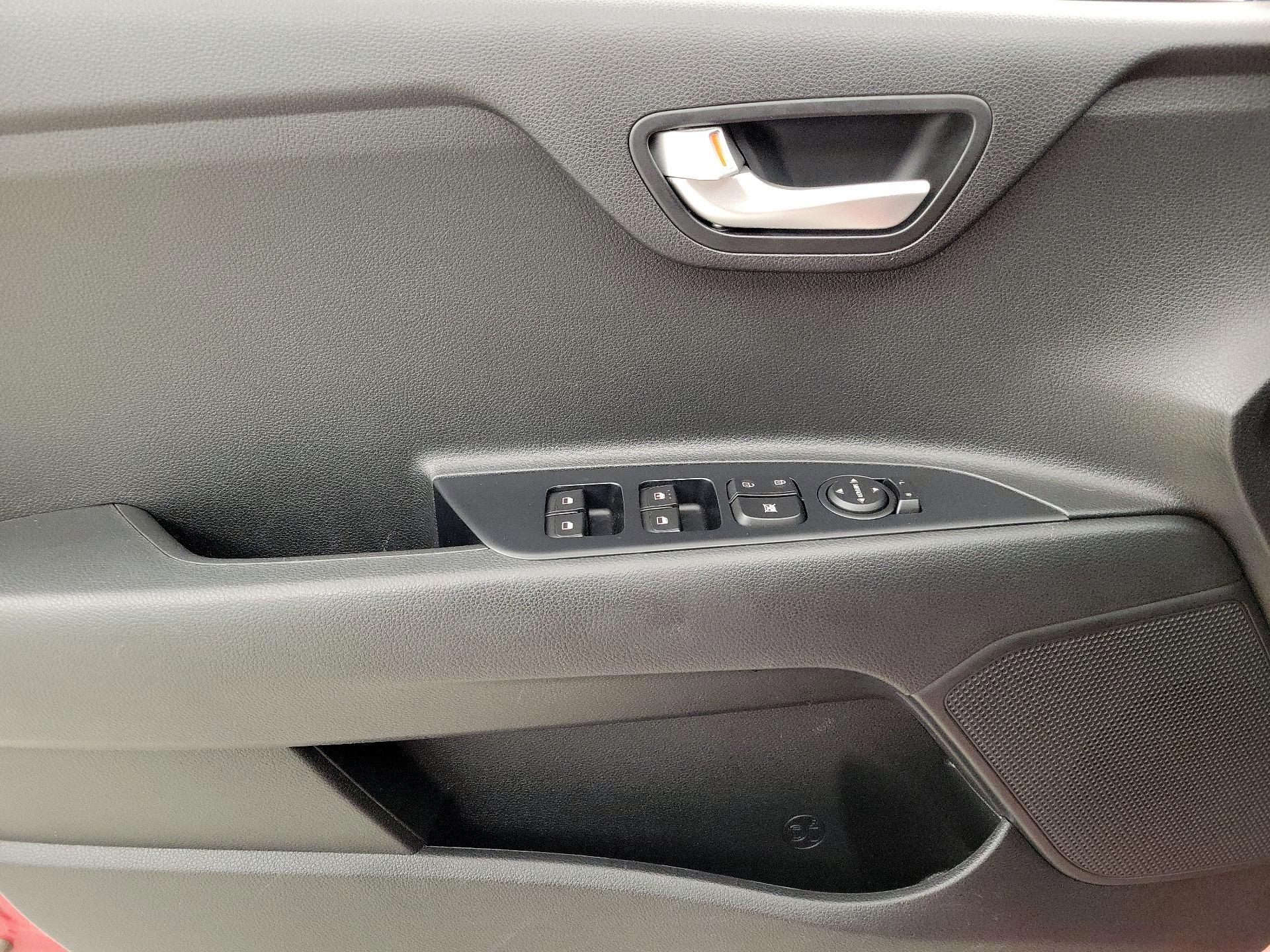 Thumbnail: 2020 Kia Rio - 12