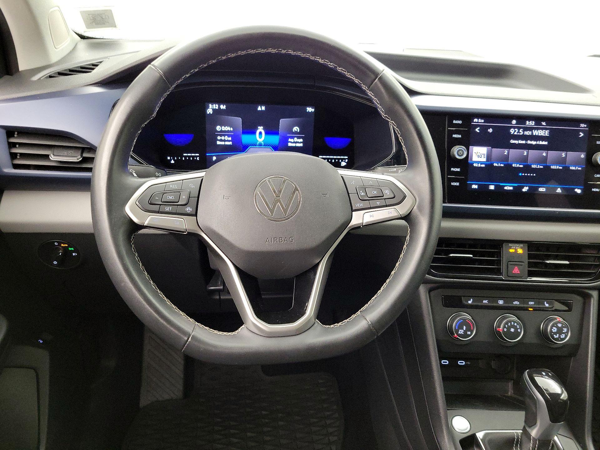 Thumbnail: 2022 Volkswagen Taos - 10
