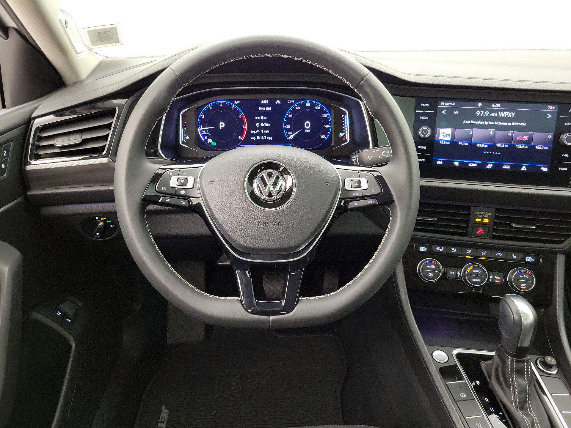 Thumbnail: 2021 Volkswagen Jetta - 10