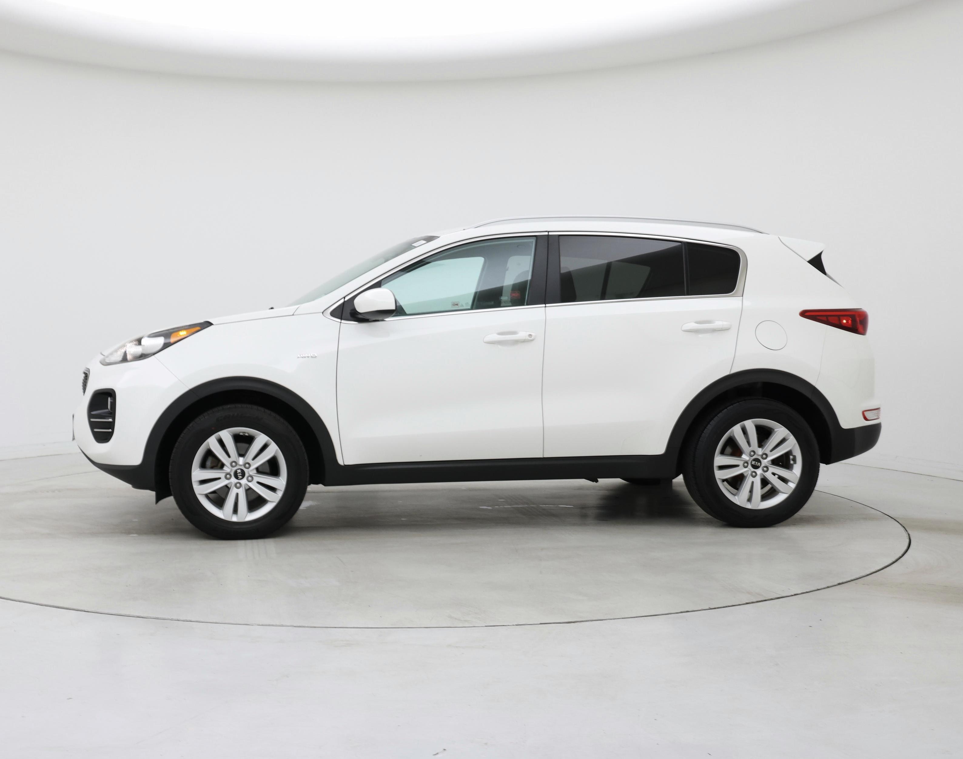 Thumbnail: 2017 Kia Sportage - 3