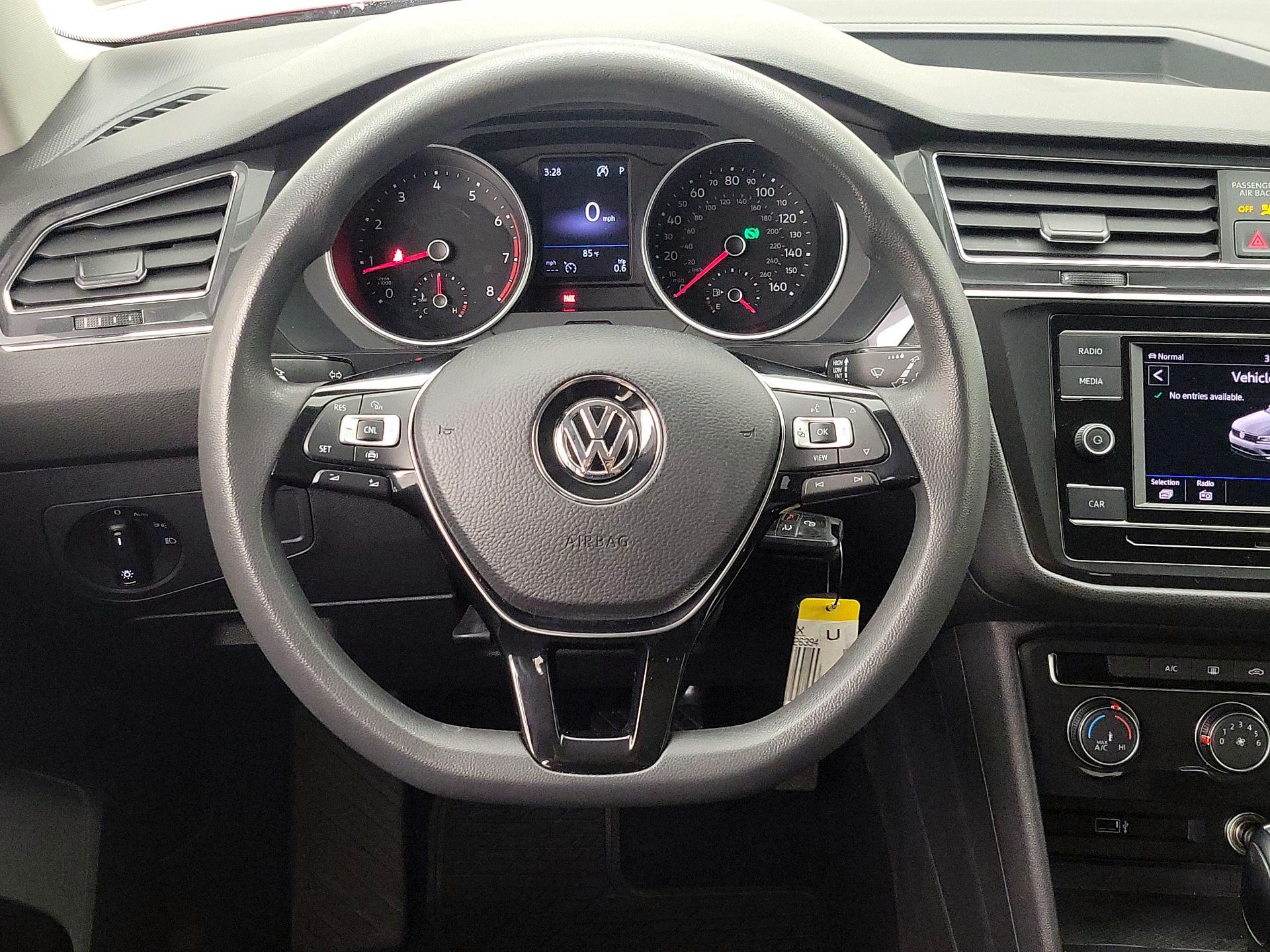 Thumbnail: 2019 Volkswagen Tiguan - 10
