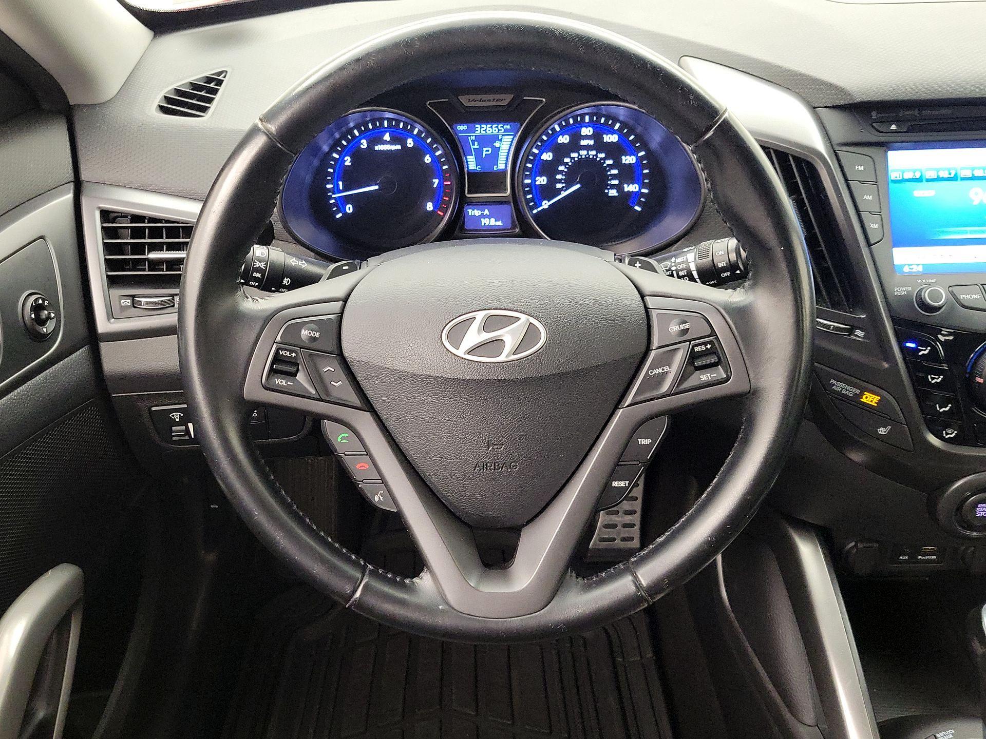Thumbnail: 2015 Hyundai Veloster - 10