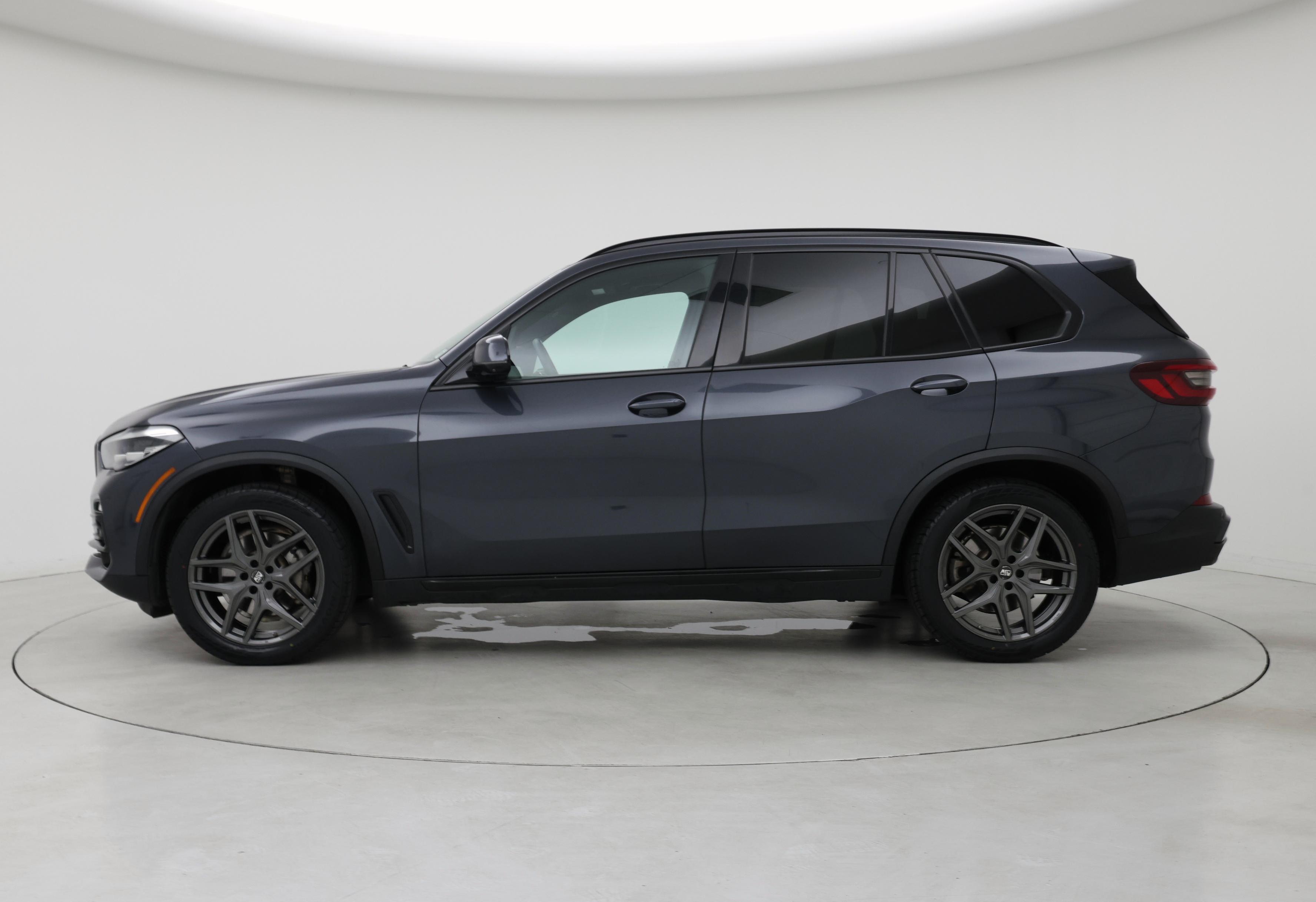 Thumbnail: 2021 BMW X5 - 3