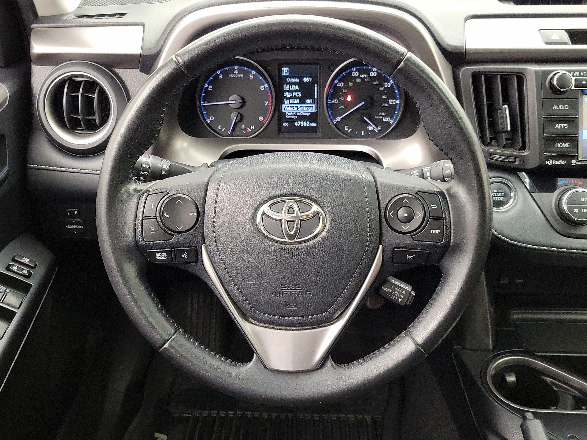 Thumbnail: 2018 Toyota RAV4 - 10