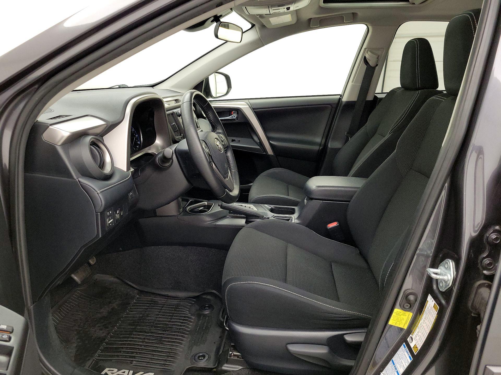 Thumbnail: 2018 Toyota RAV4 - 11