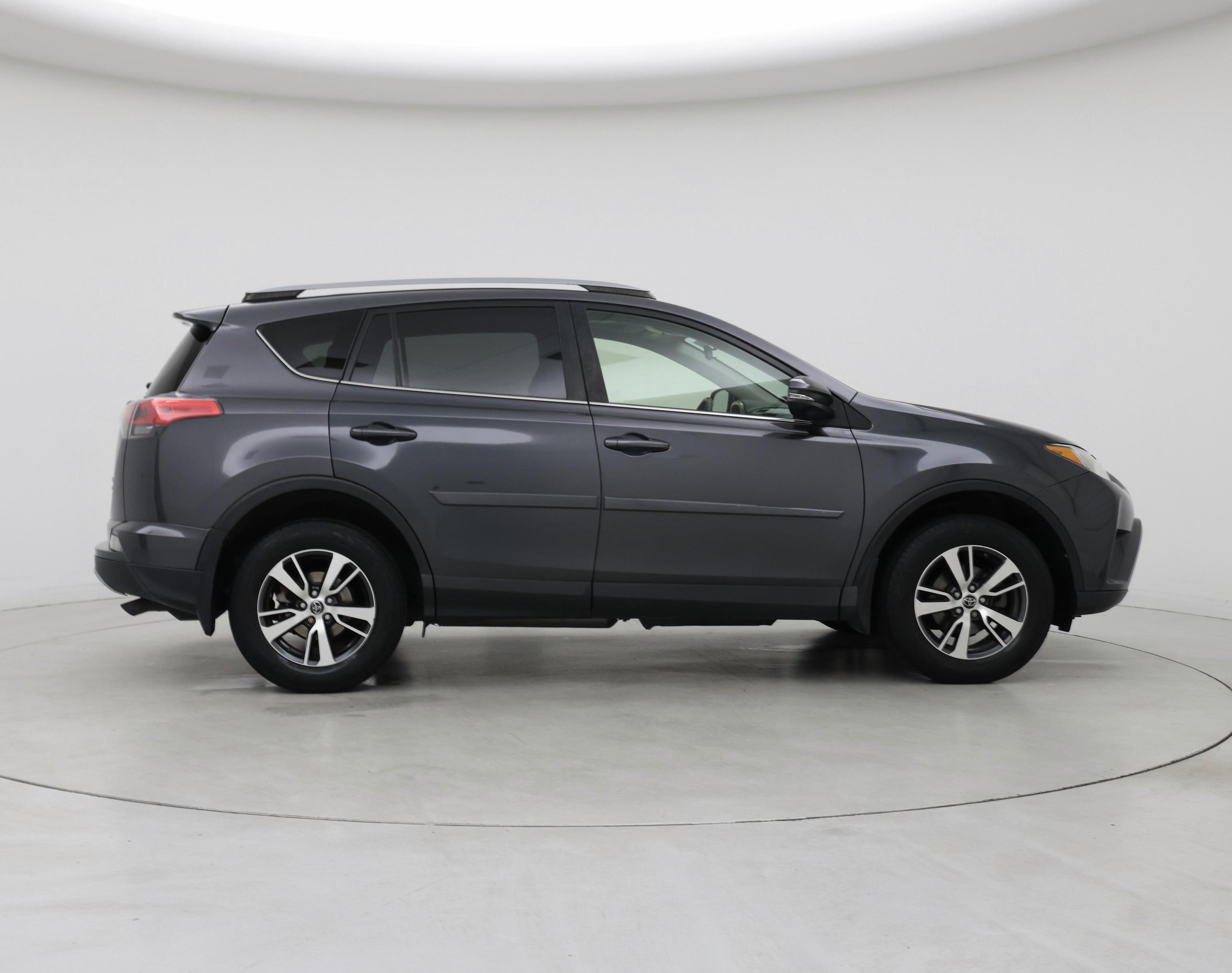 Thumbnail: 2018 Toyota RAV4 - 7