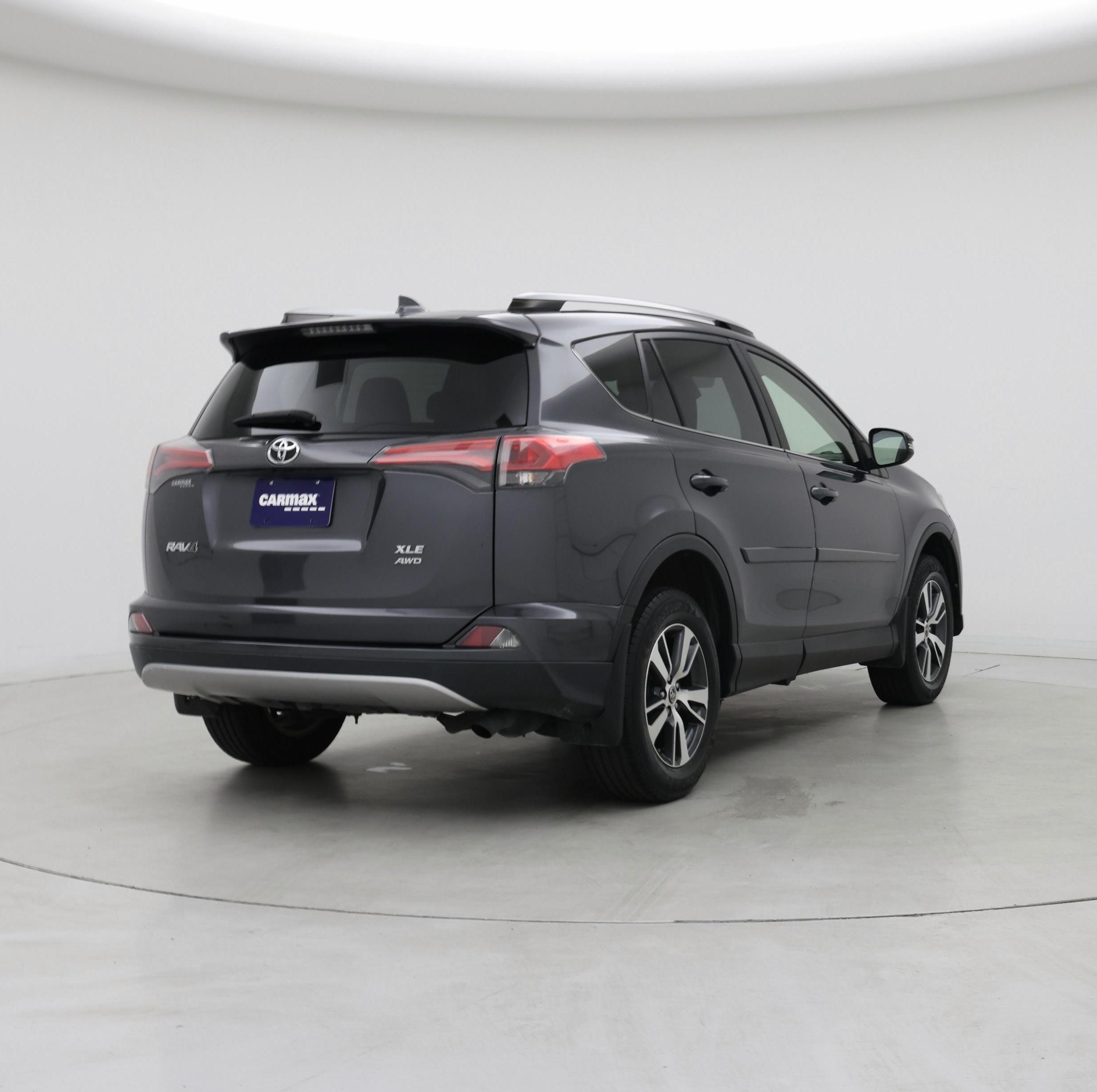 Thumbnail: 2018 Toyota RAV4 - 8