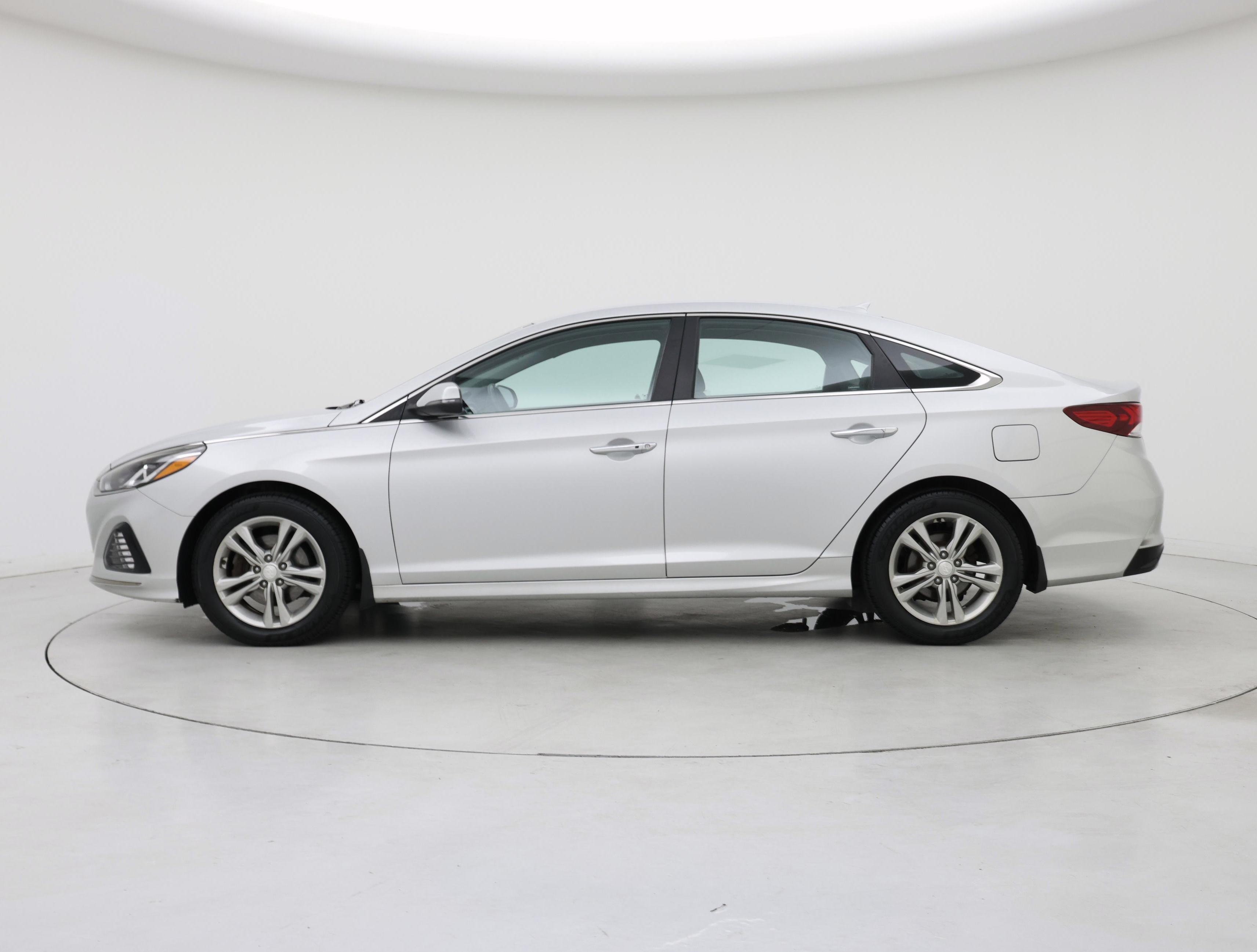 Thumbnail: 2019 Hyundai Sonata - 3