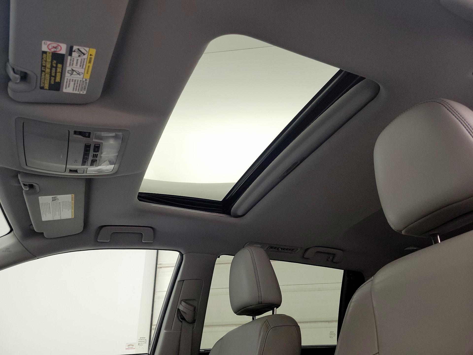 Thumbnail: 2016 Toyota Highlander - 19