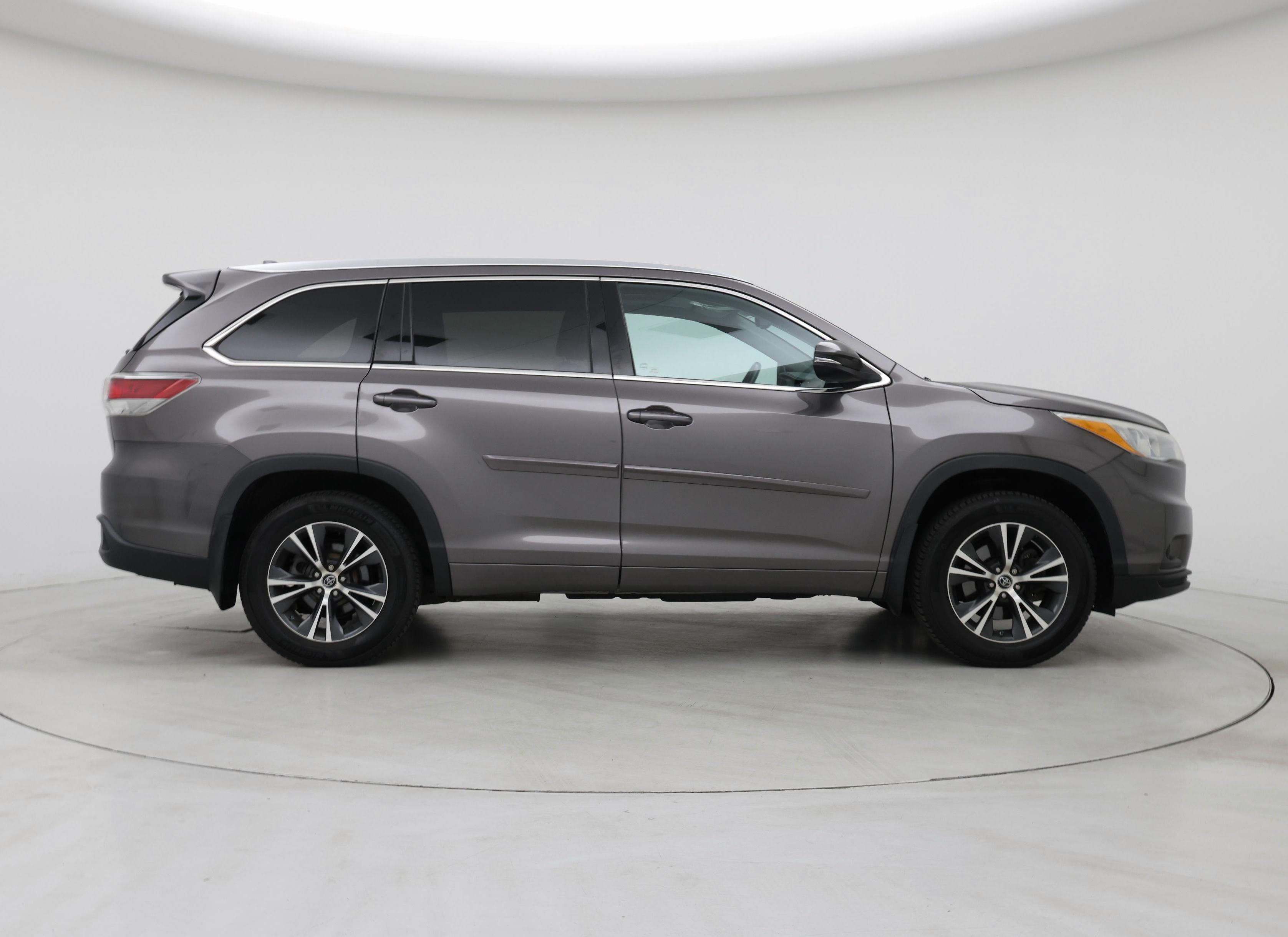 Thumbnail: 2016 Toyota Highlander - 7