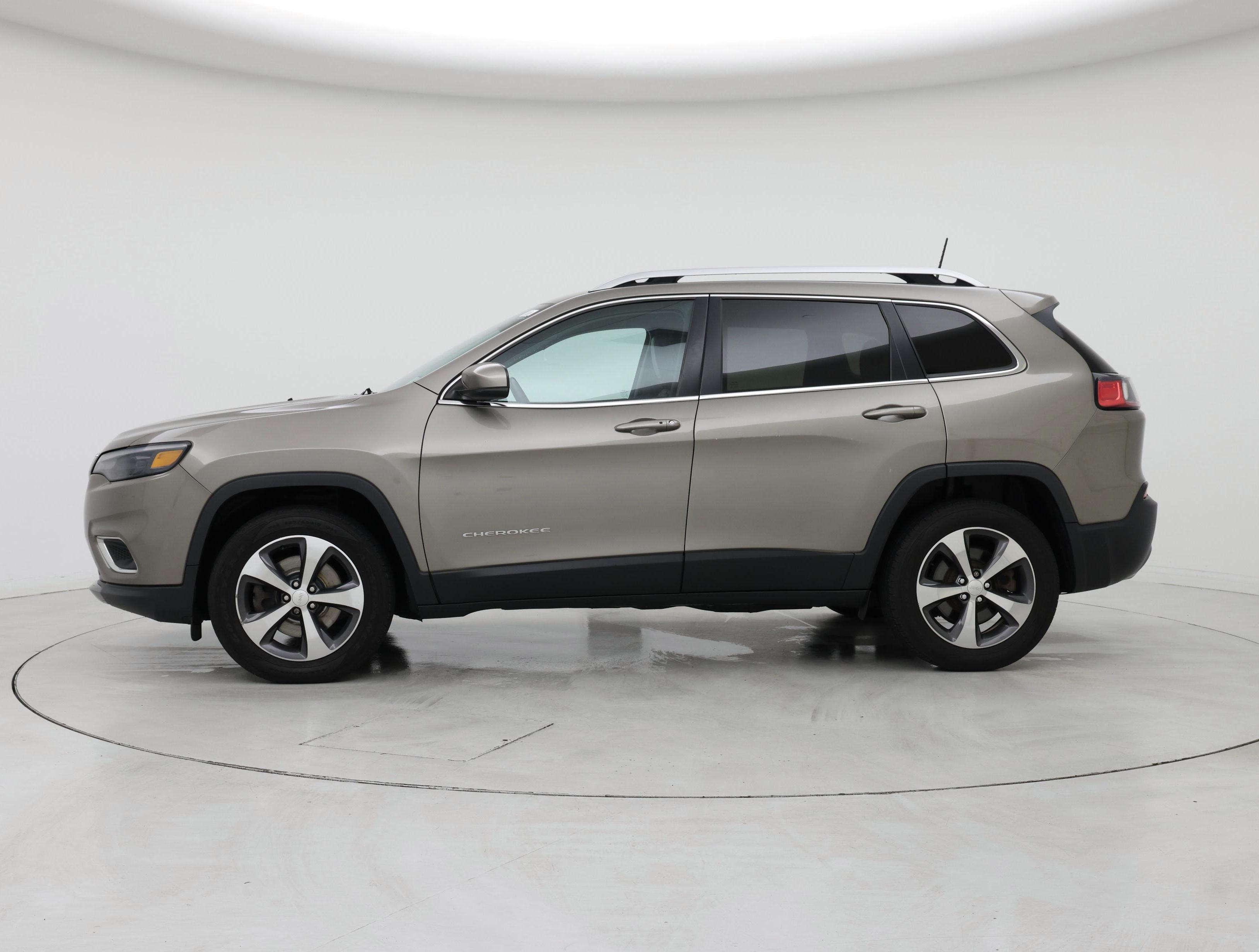 Thumbnail: 2019 Jeep Cherokee - 3