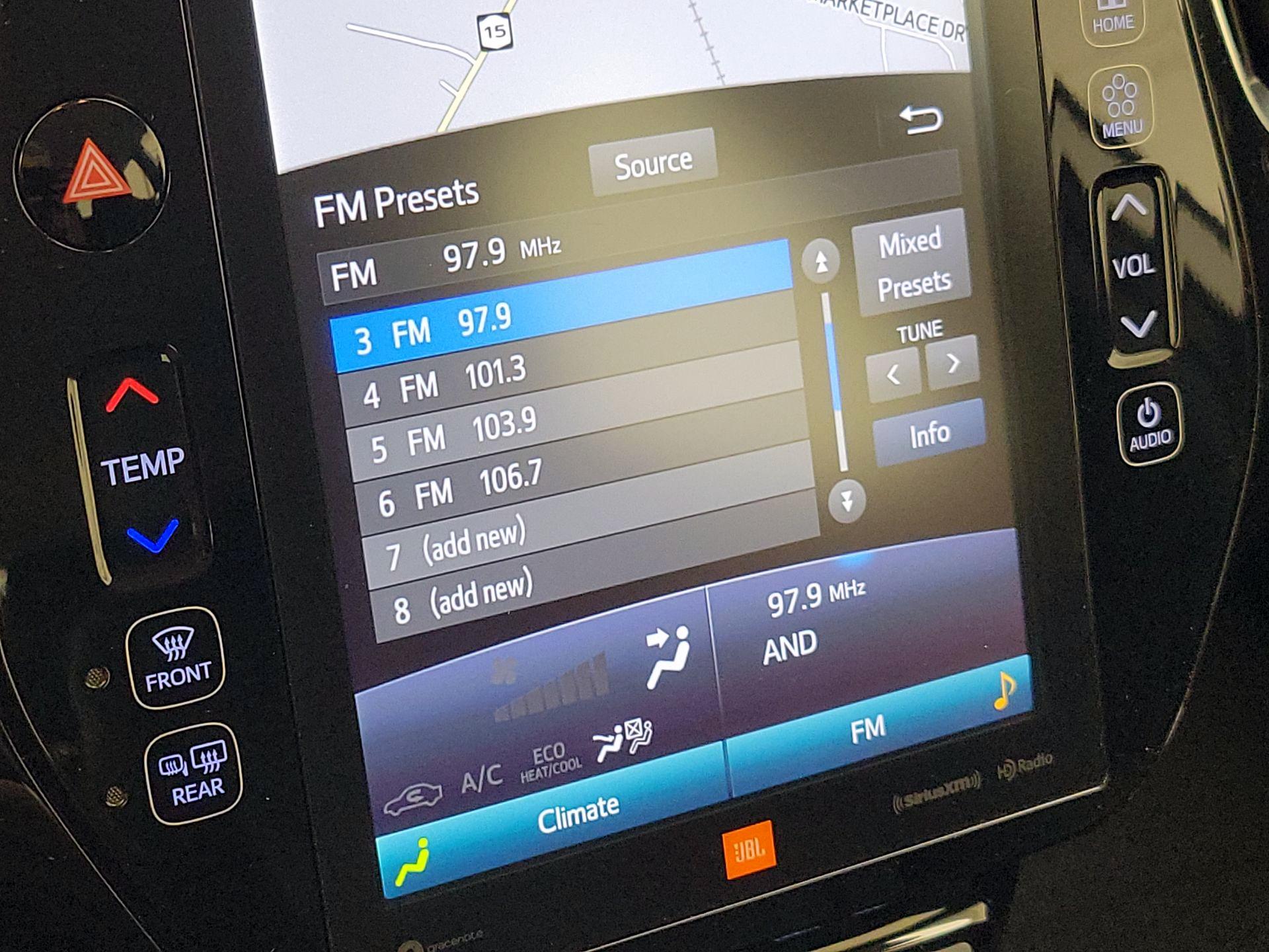 Thumbnail: 2021 Toyota Prius Prime - 16