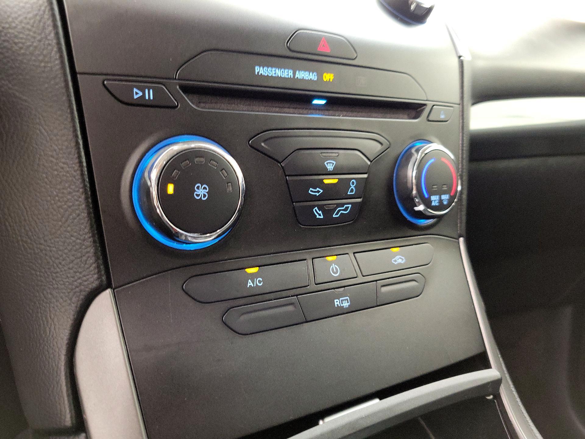 Thumbnail: 2018 Ford Edge - 16