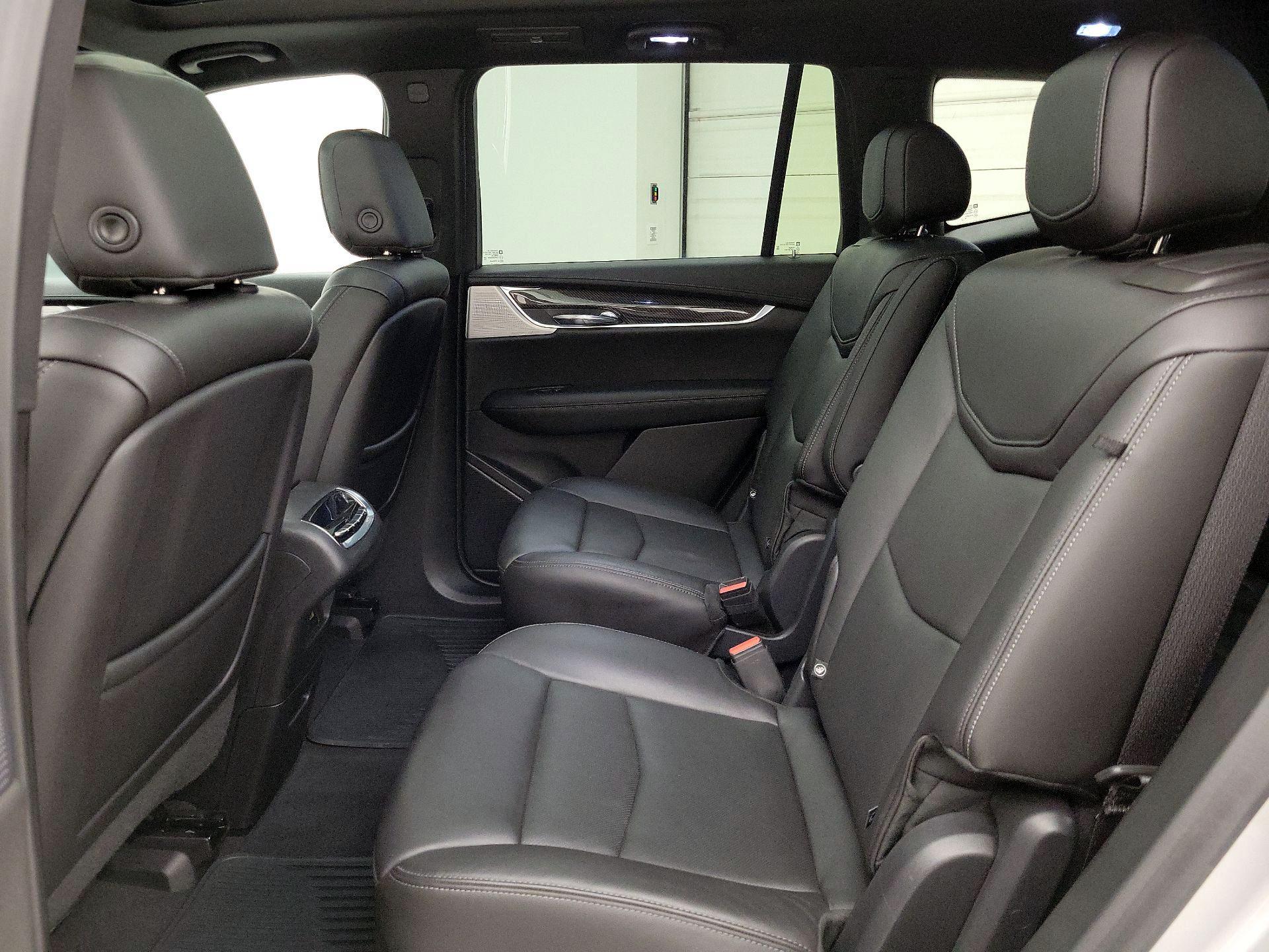 Thumbnail: 2020 Cadillac XT6 - 20