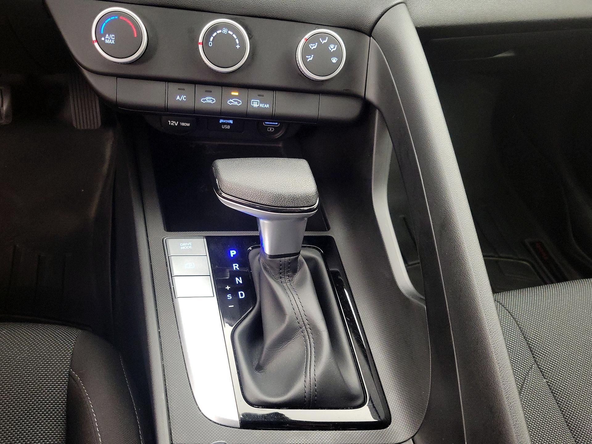Thumbnail: 2021 Hyundai Elantra - 17