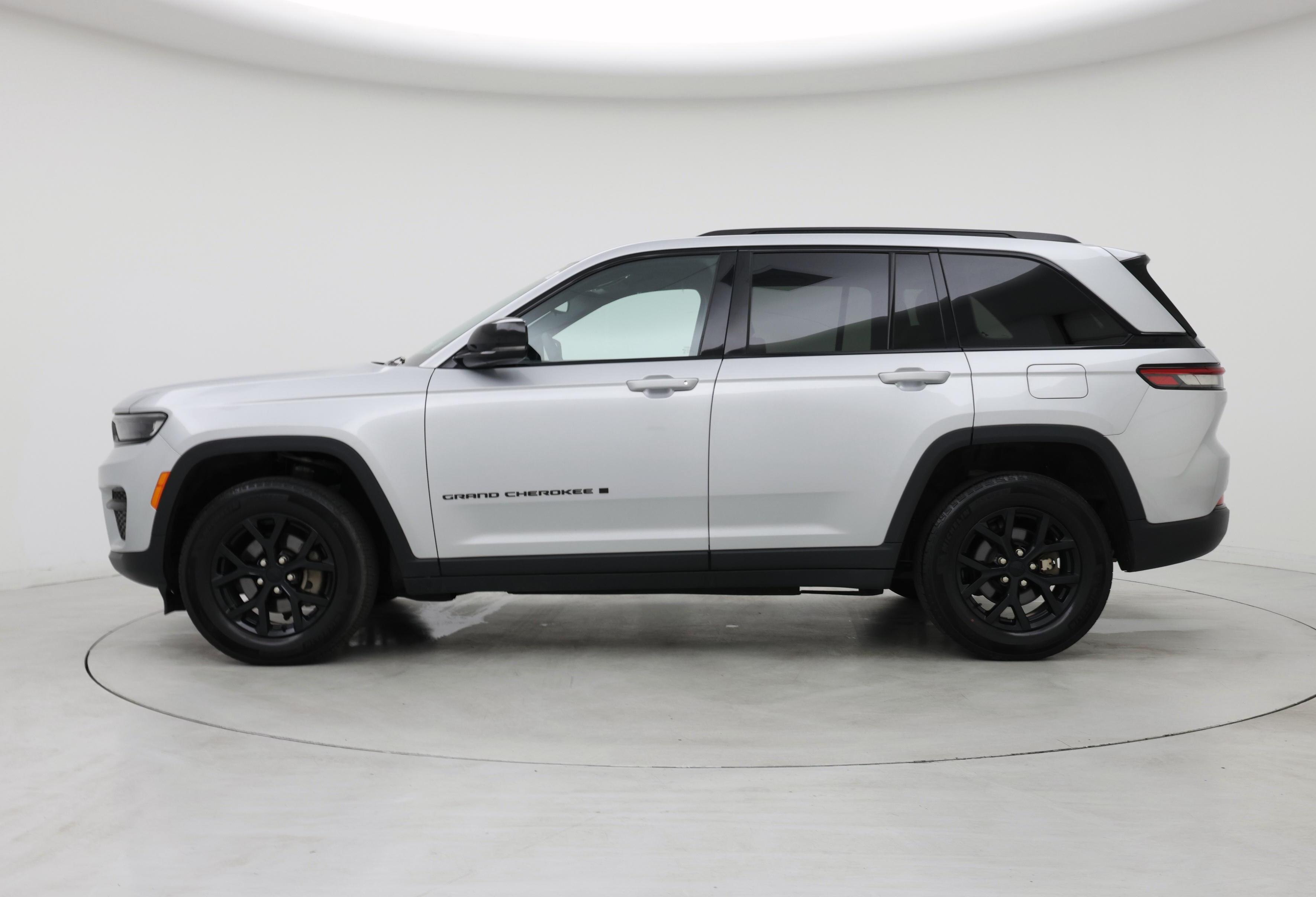 Thumbnail: 2024 Jeep Grand Cherokee - 3