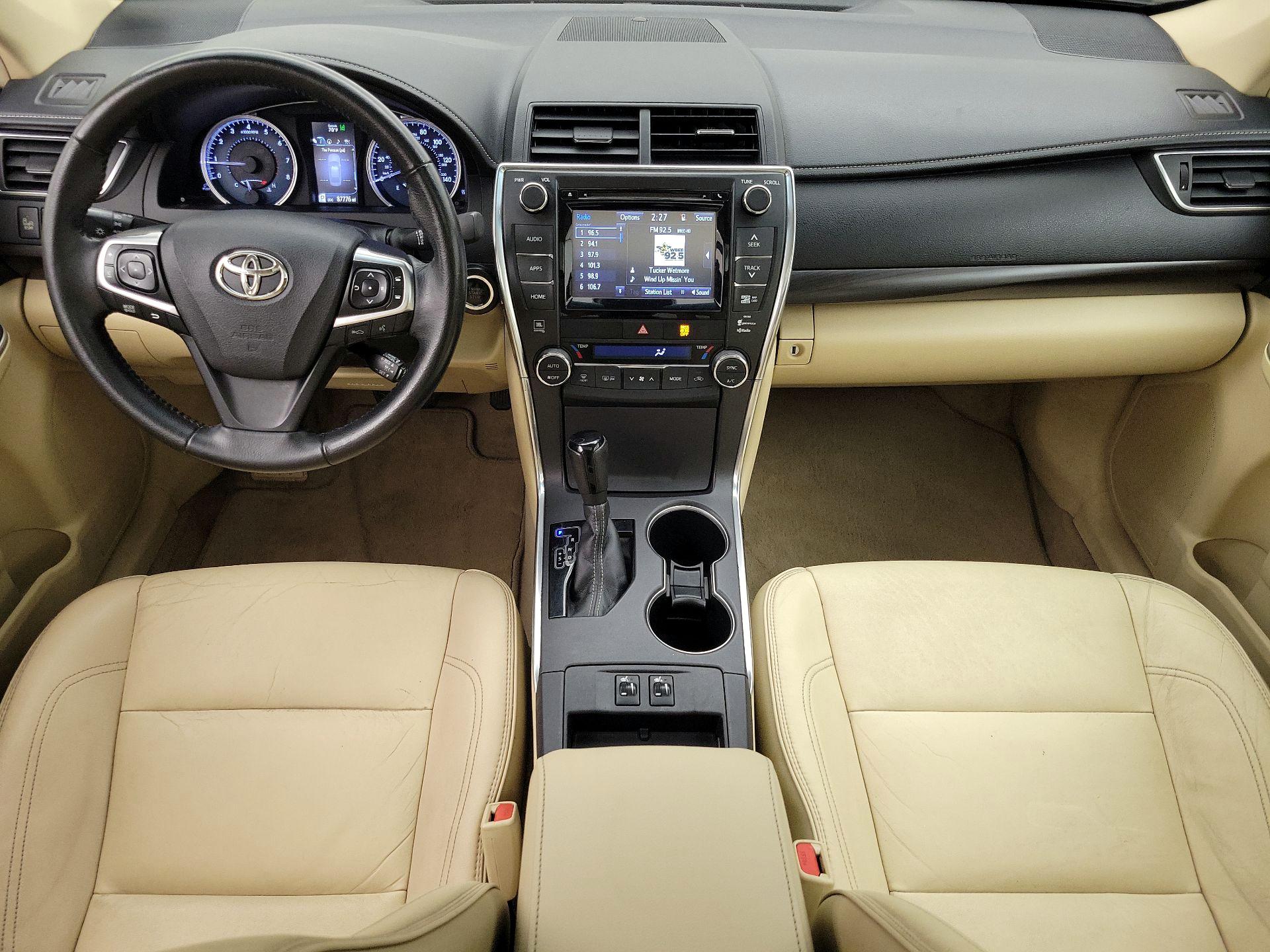 Thumbnail: 2015 Toyota Camry - 9