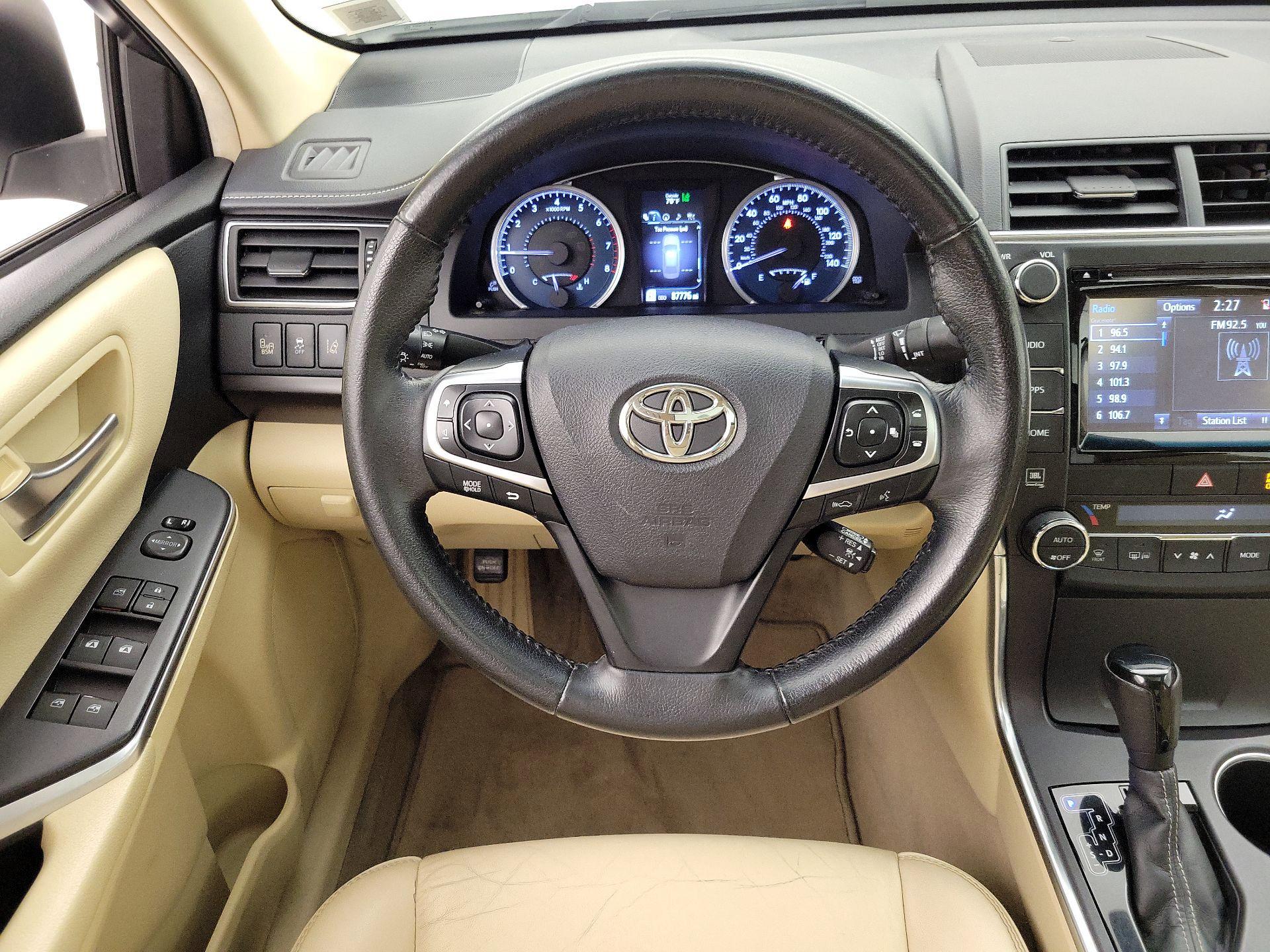 Thumbnail: 2015 Toyota Camry - 10