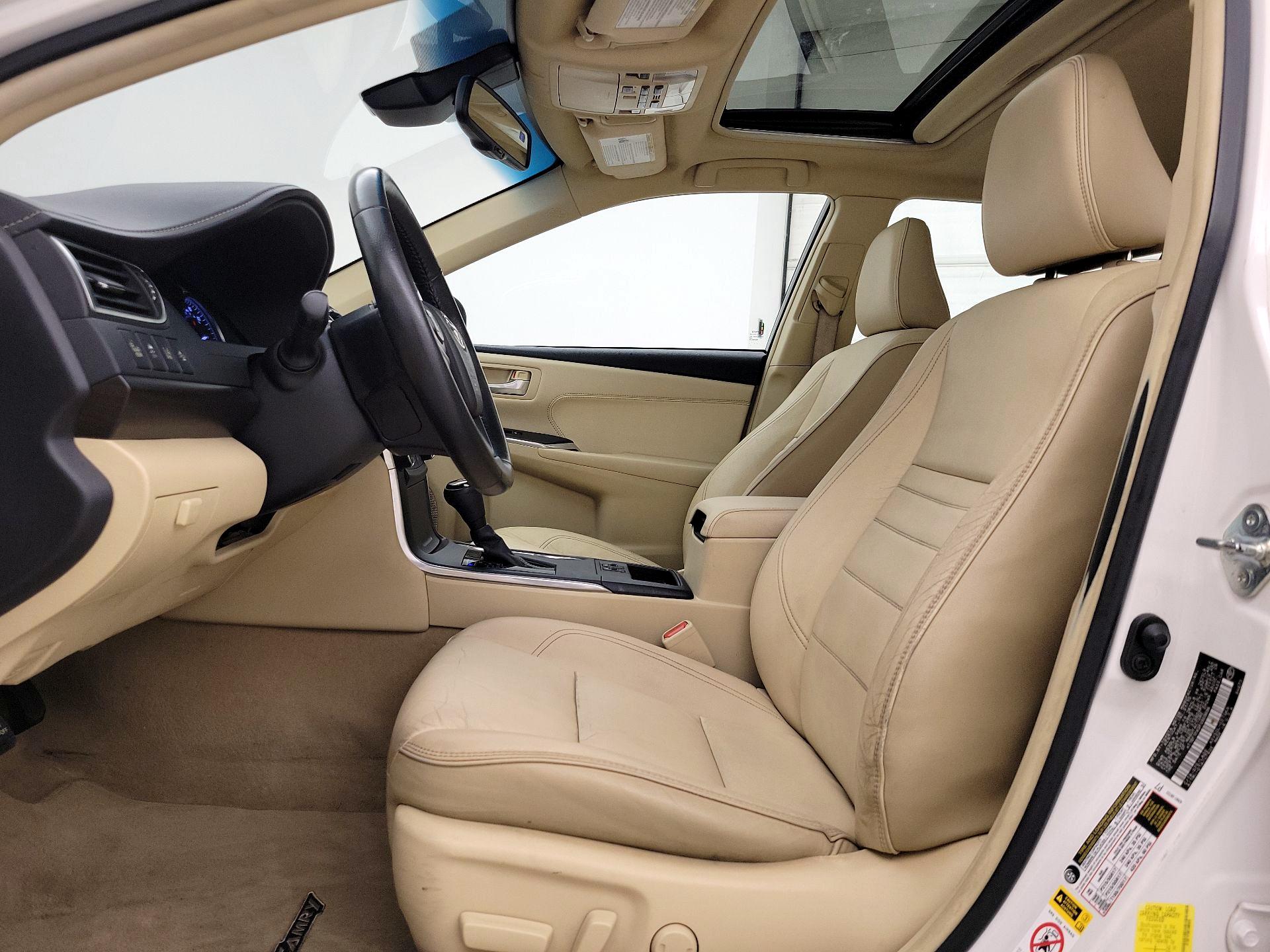 Thumbnail: 2015 Toyota Camry - 11