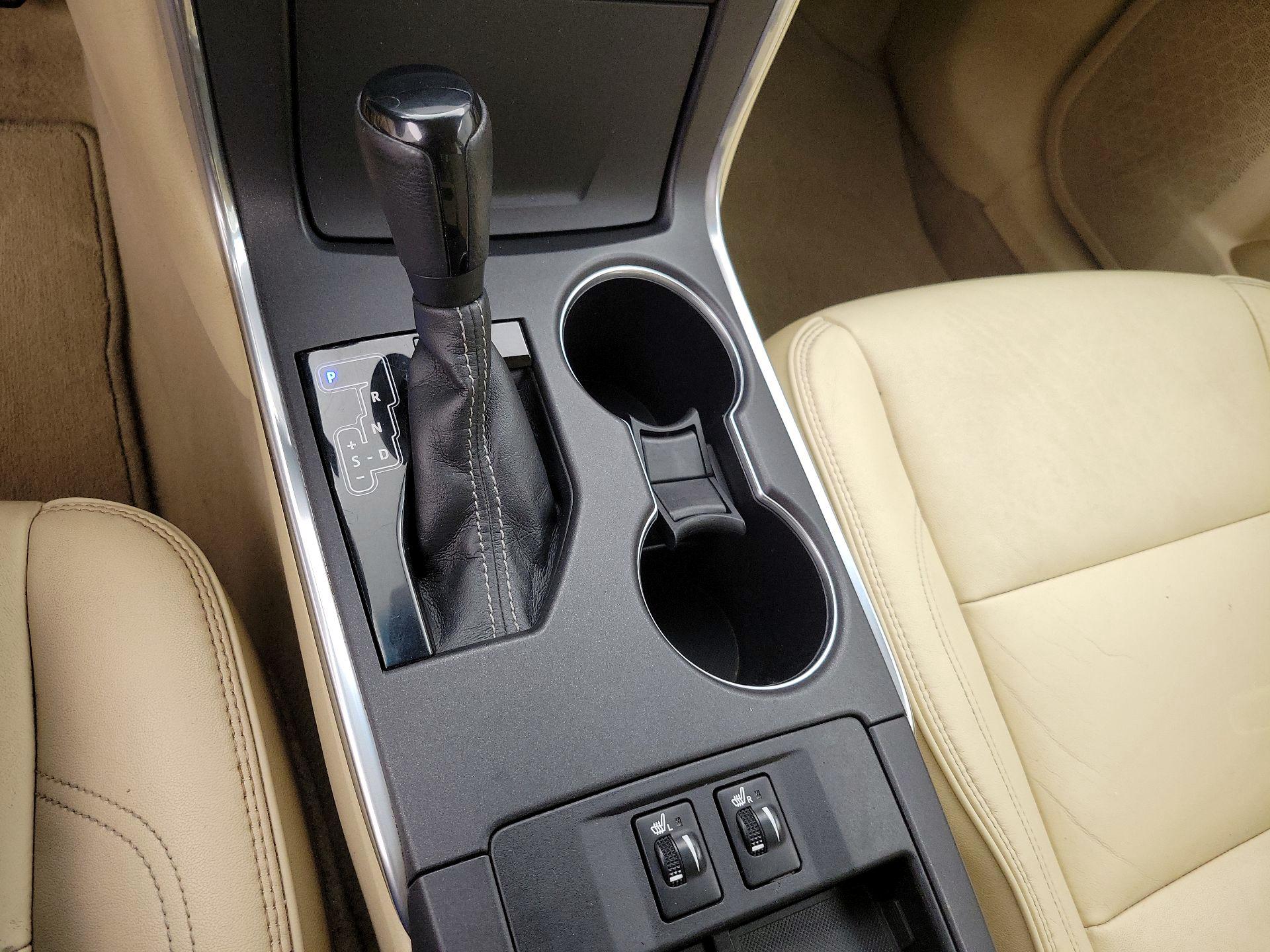 Thumbnail: 2015 Toyota Camry - 17