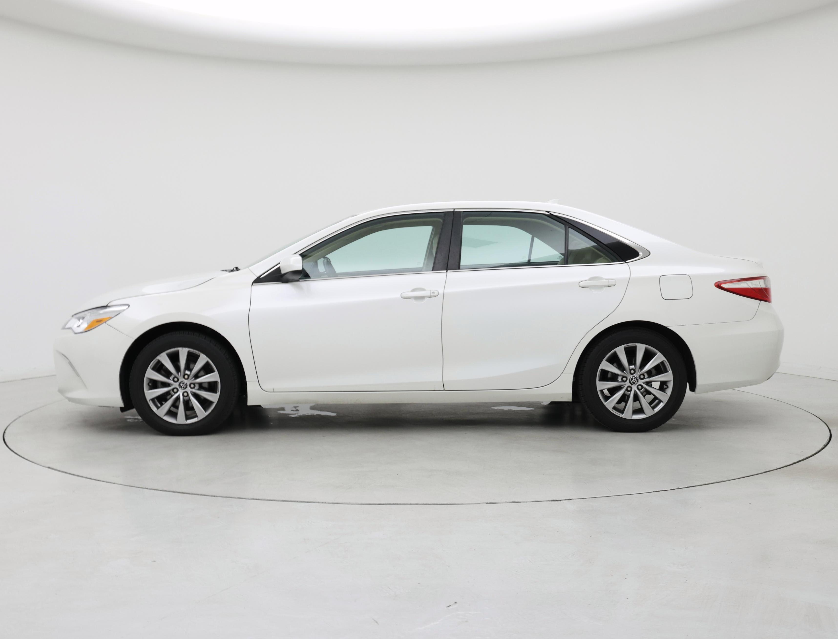 Thumbnail: 2015 Toyota Camry - 3