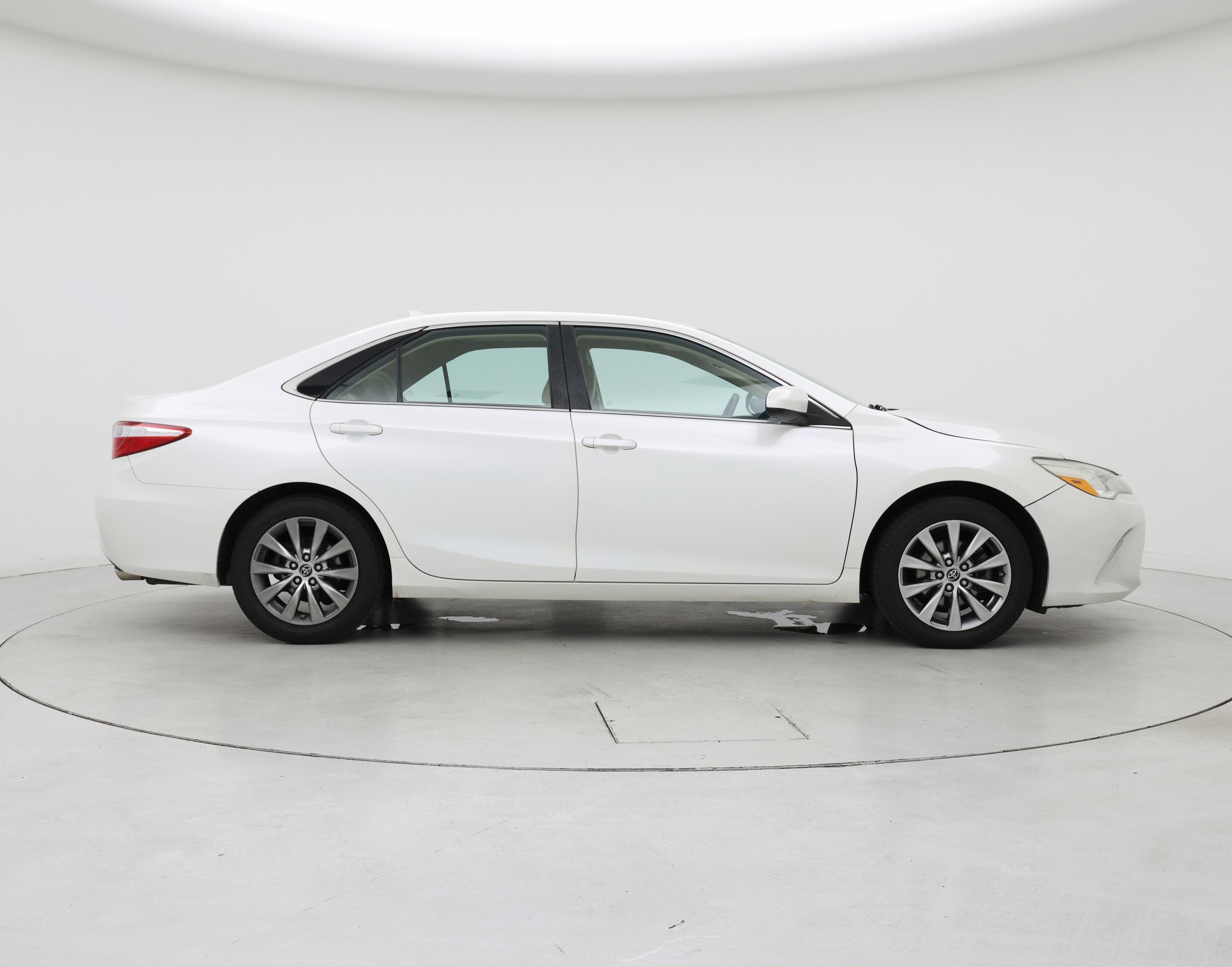 Thumbnail: 2015 Toyota Camry - 7
