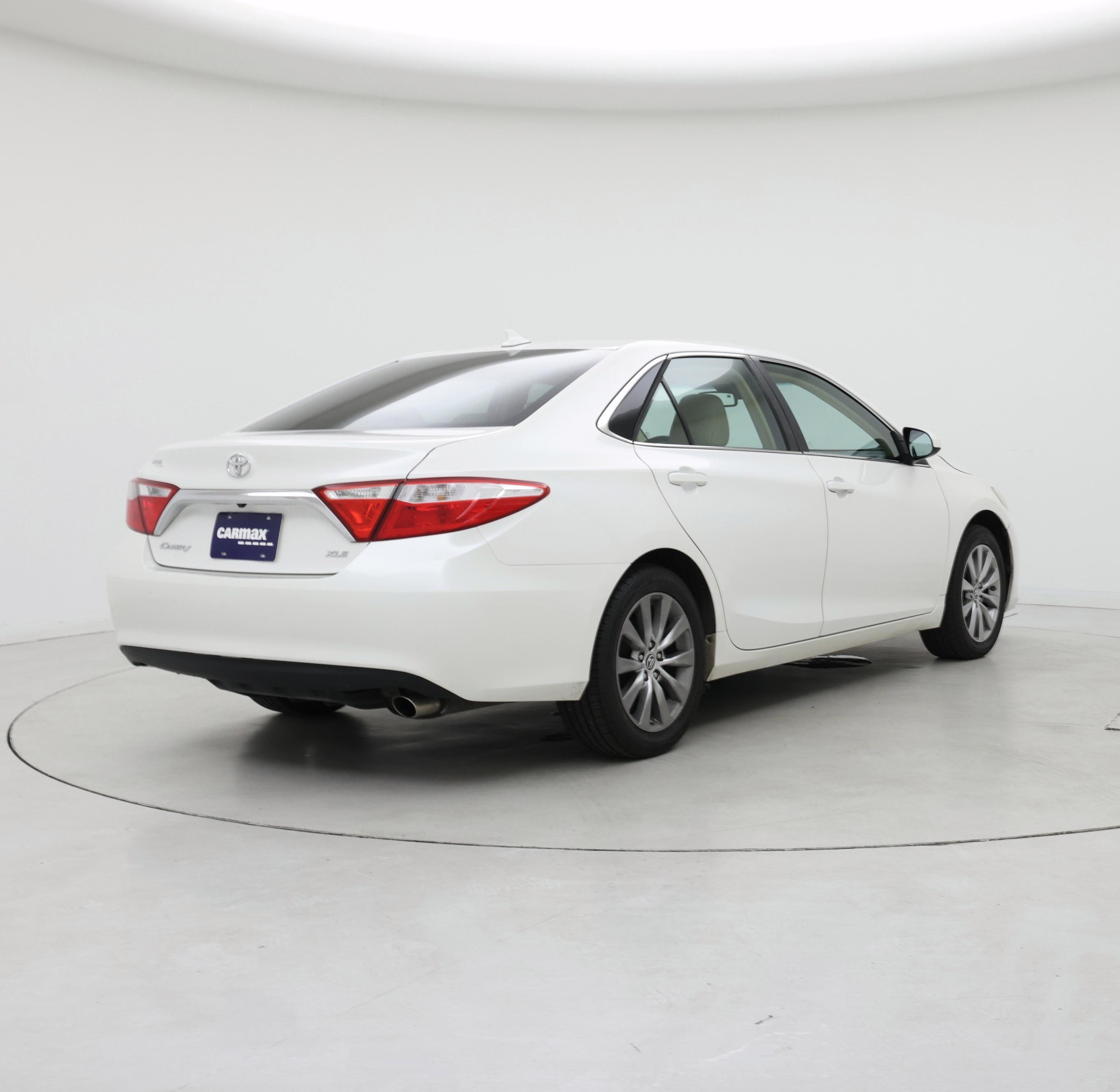 Thumbnail: 2015 Toyota Camry - 8