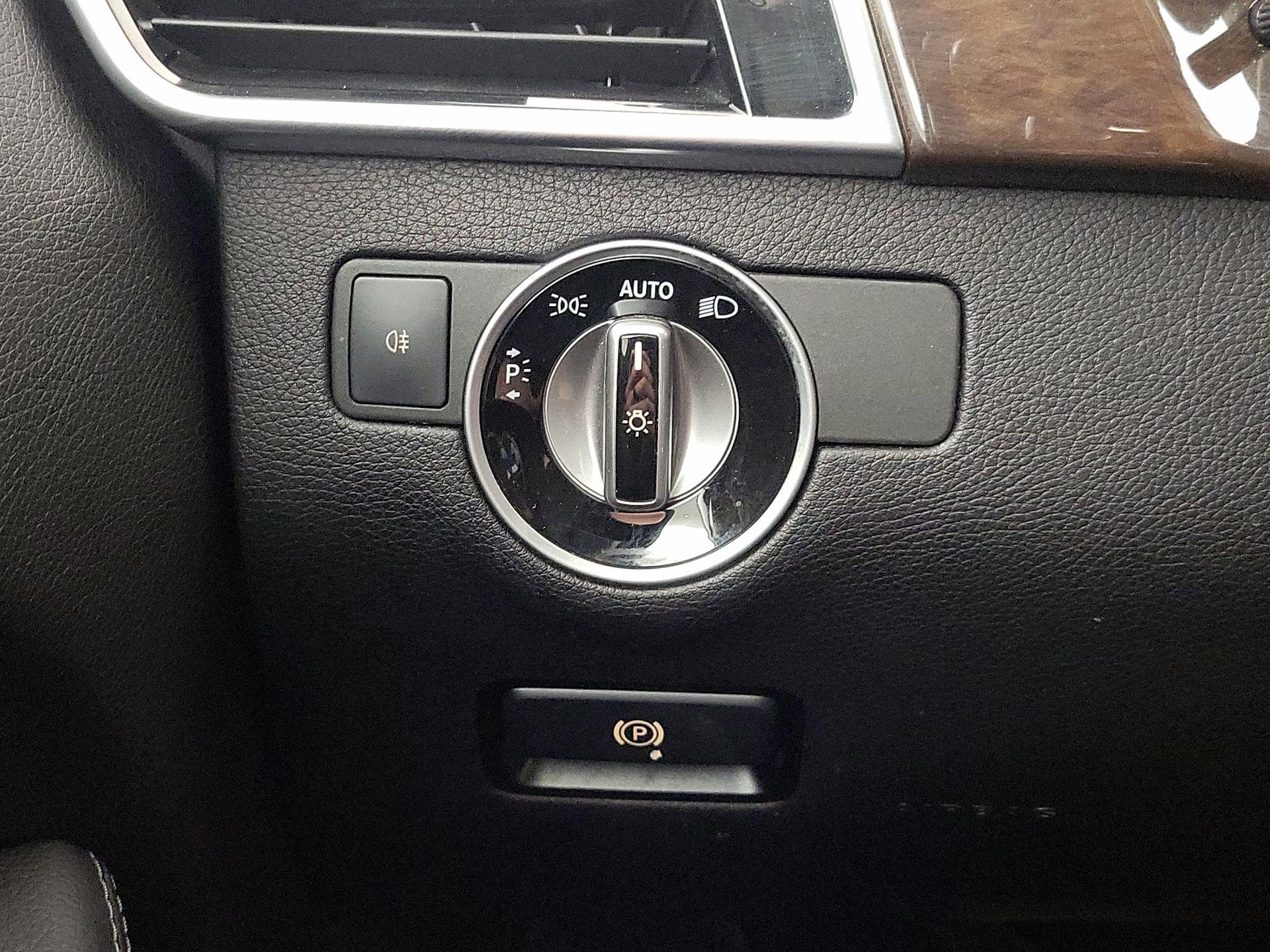 Thumbnail: 2016 Mercedes-Benz GLE - 13