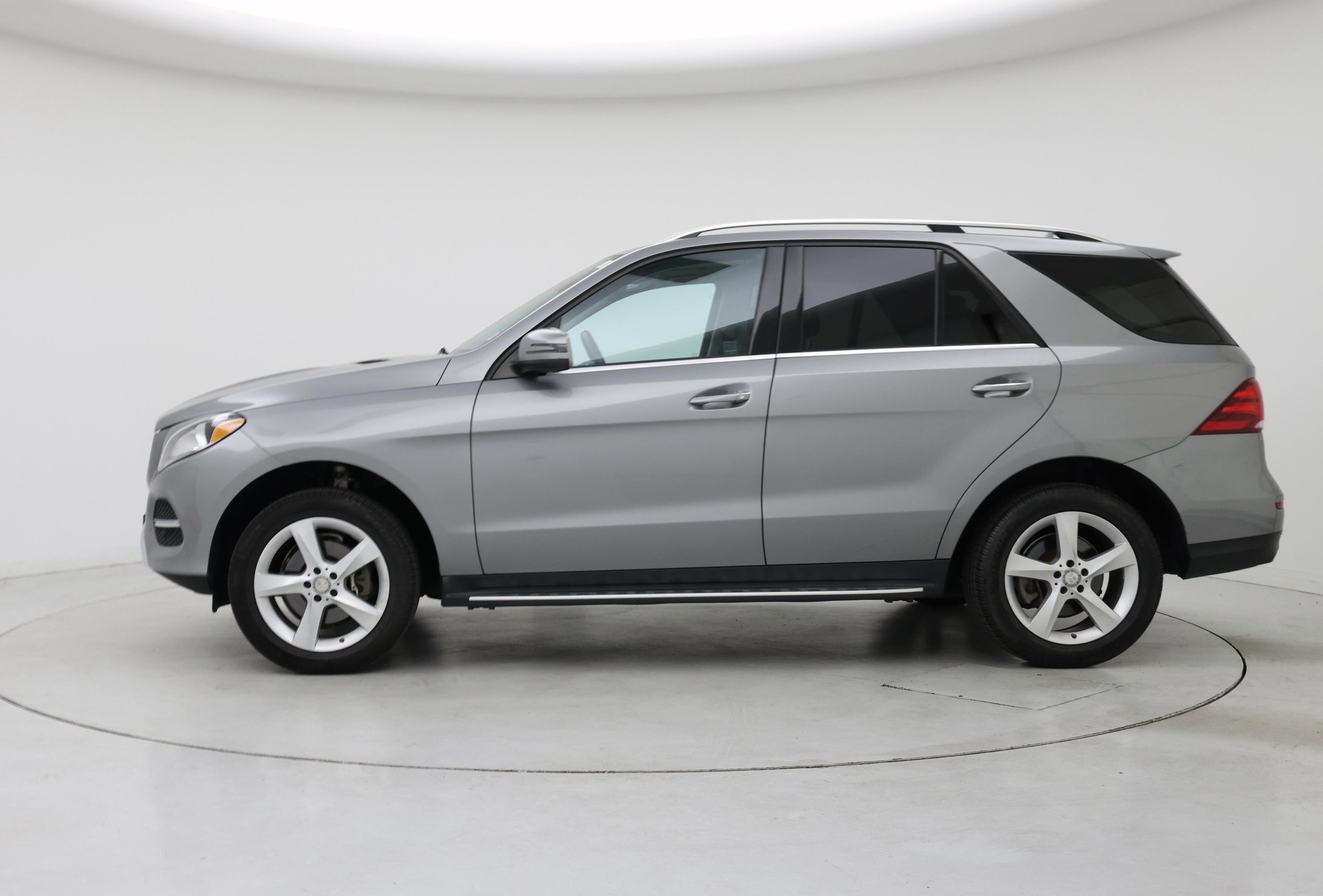 Thumbnail: 2016 Mercedes-Benz GLE - 3