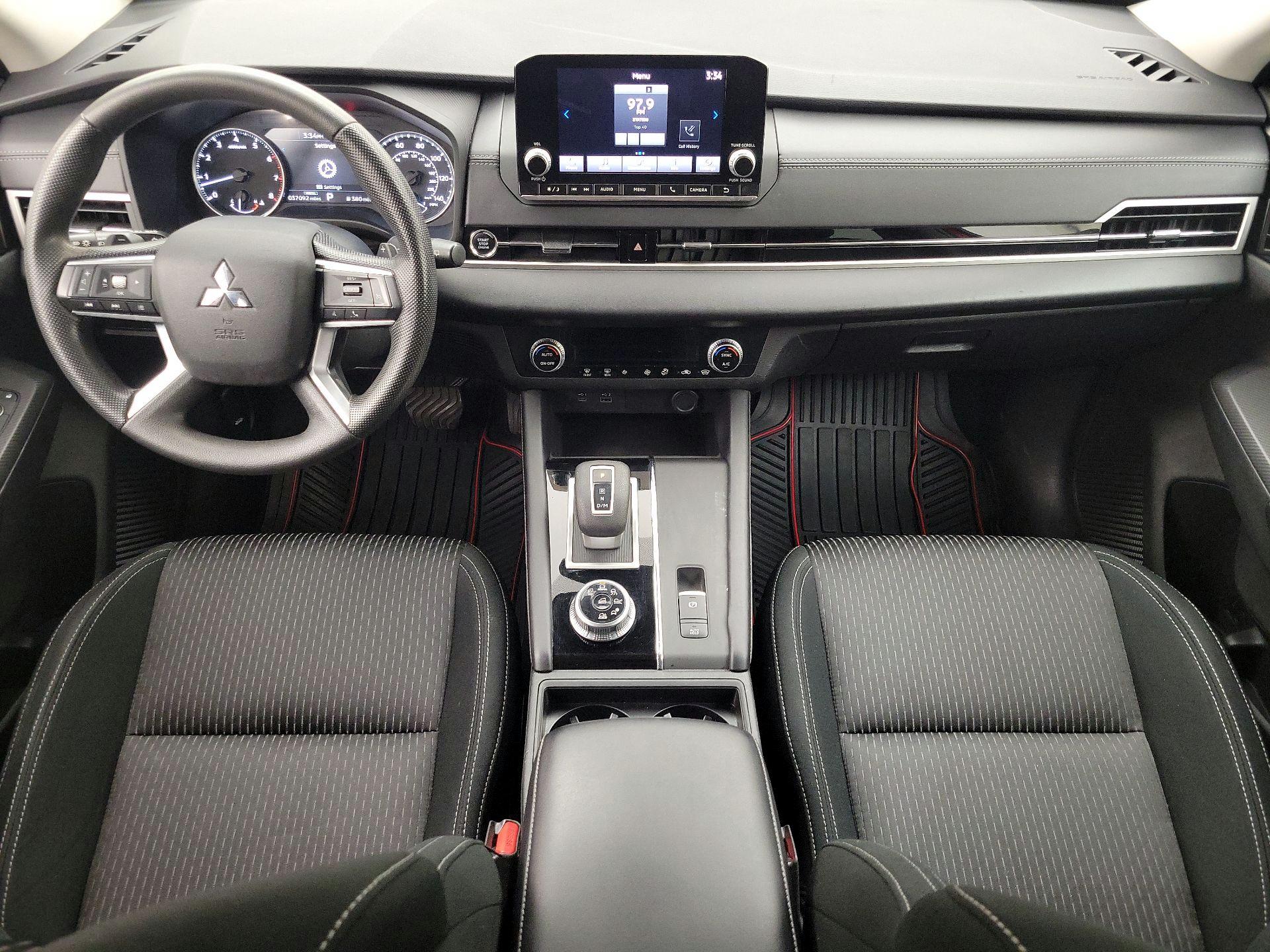 Thumbnail: 2022 Mitsubishi Outlander - 9