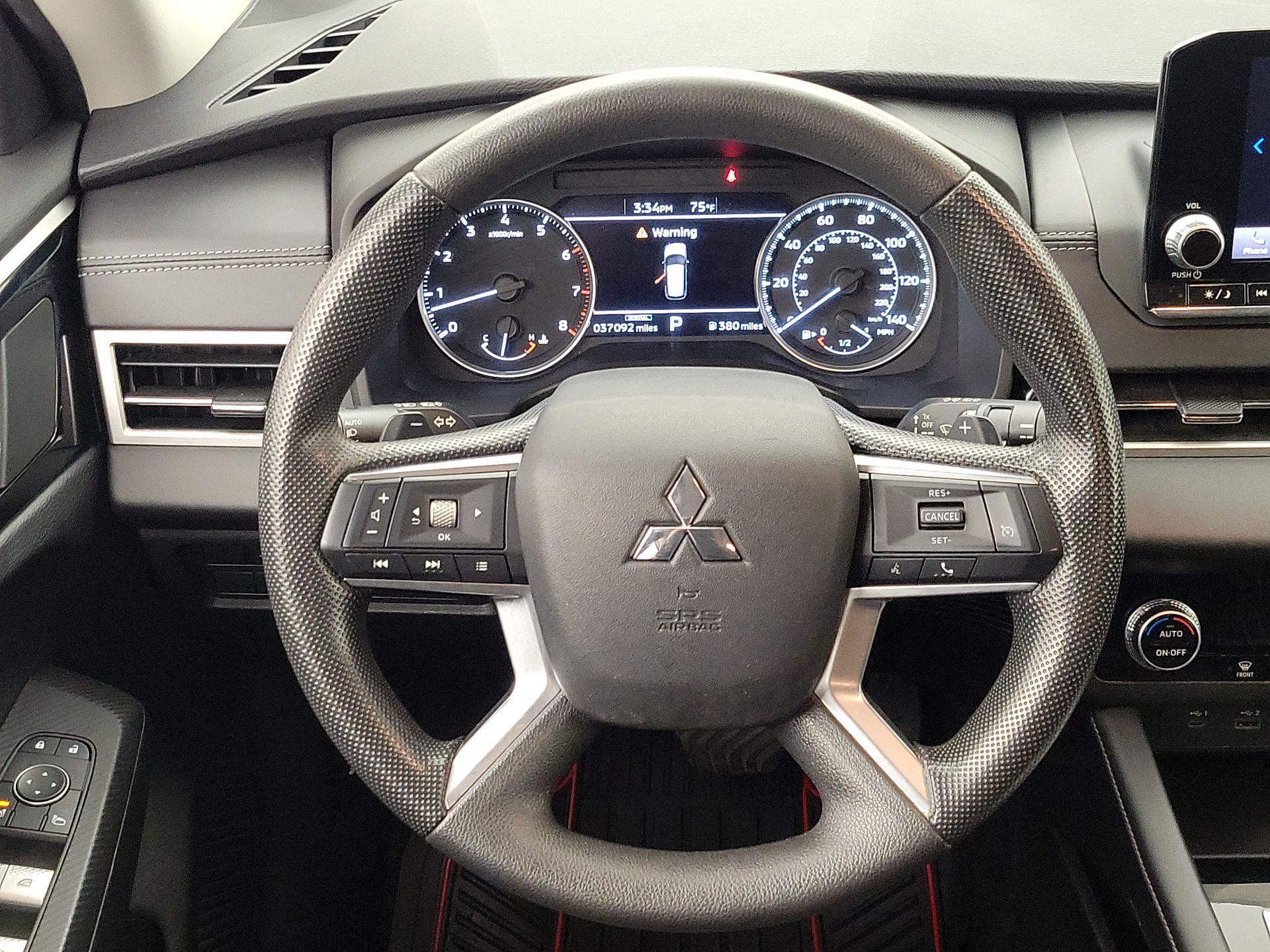 Thumbnail: 2022 Mitsubishi Outlander - 10