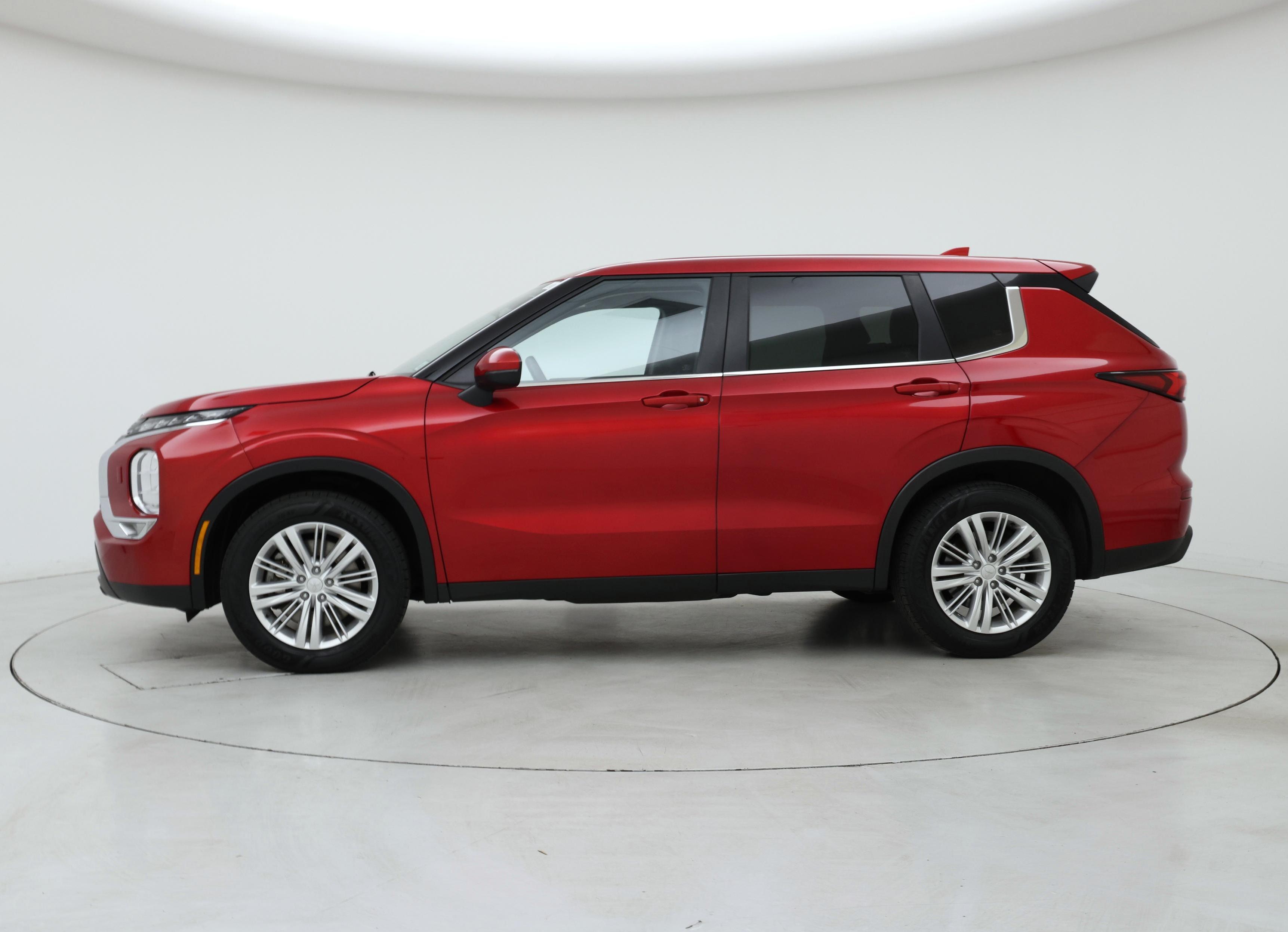 Thumbnail: 2022 Mitsubishi Outlander - 3