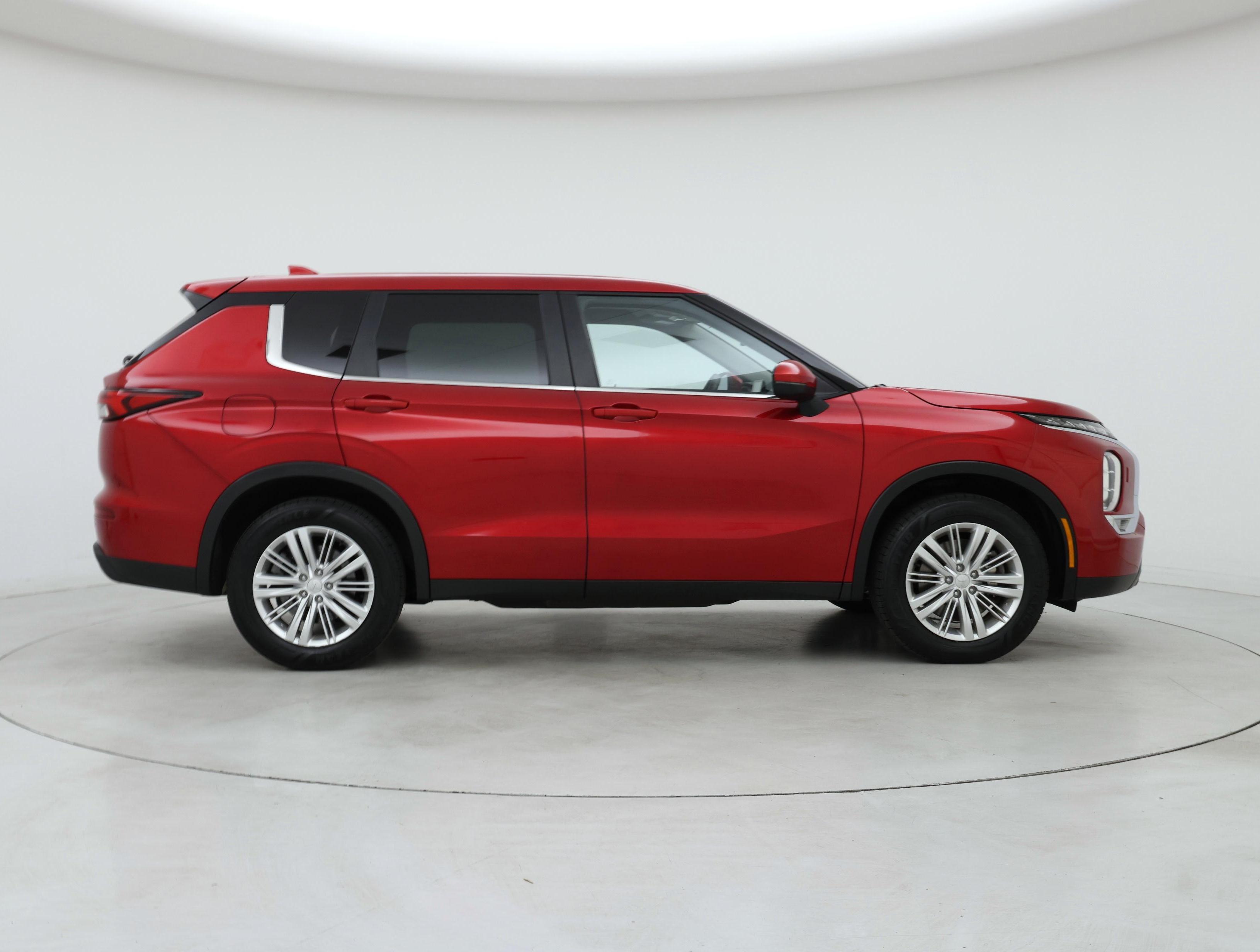 Thumbnail: 2022 Mitsubishi Outlander - 7
