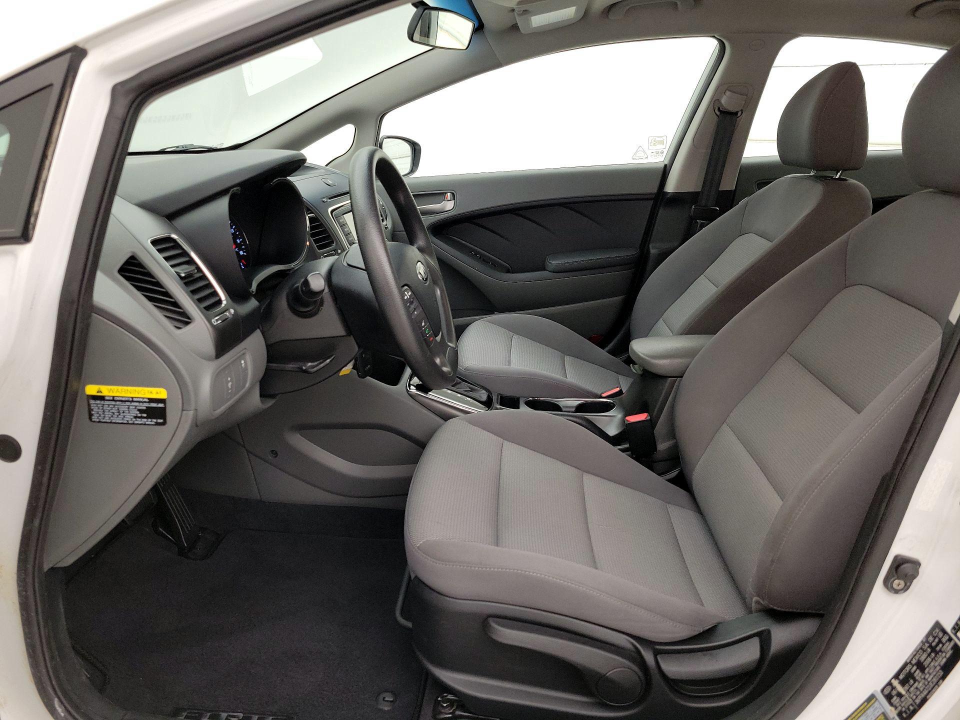 Thumbnail: 2018 Kia Forte - 11