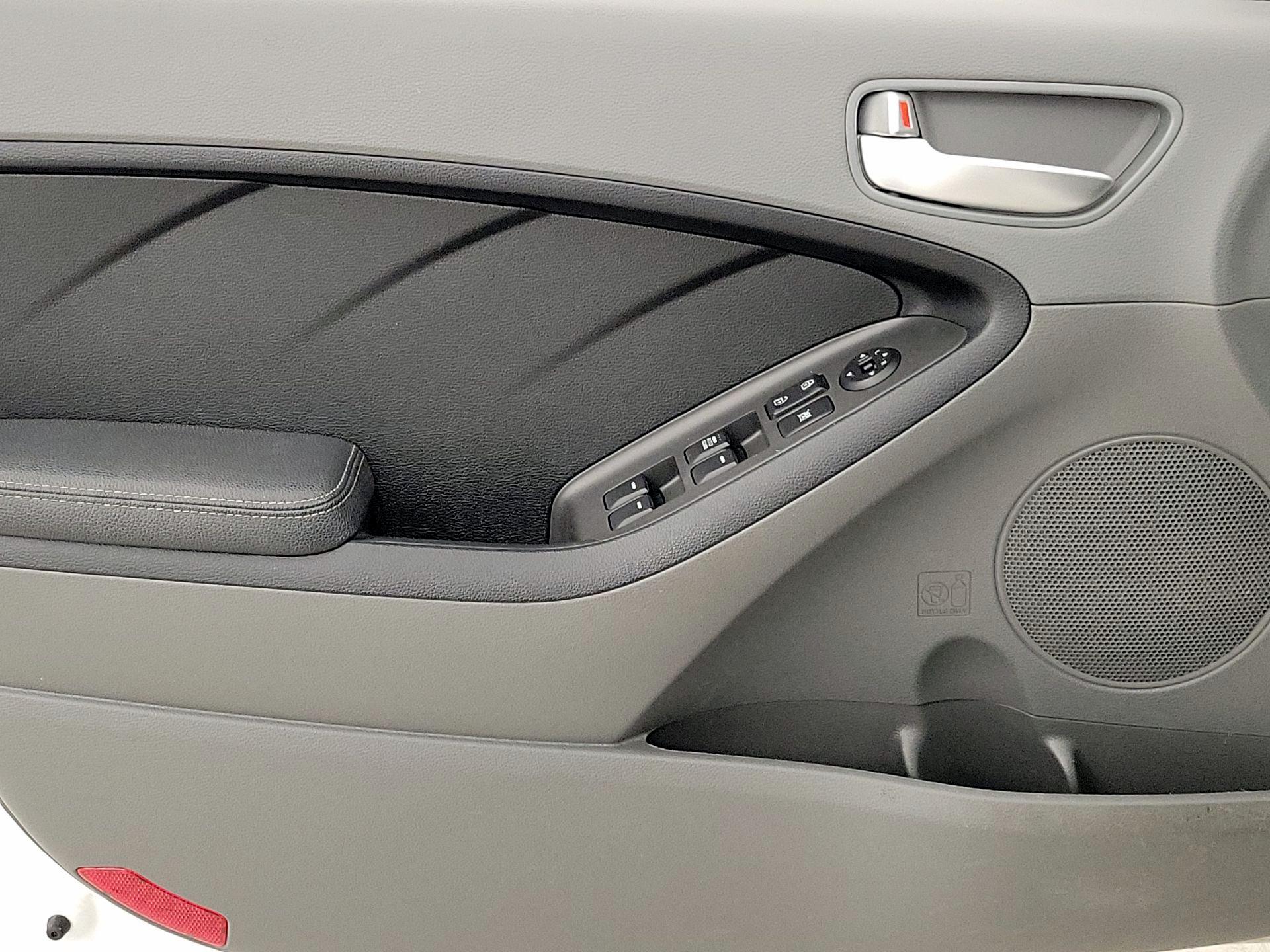 Thumbnail: 2018 Kia Forte - 12