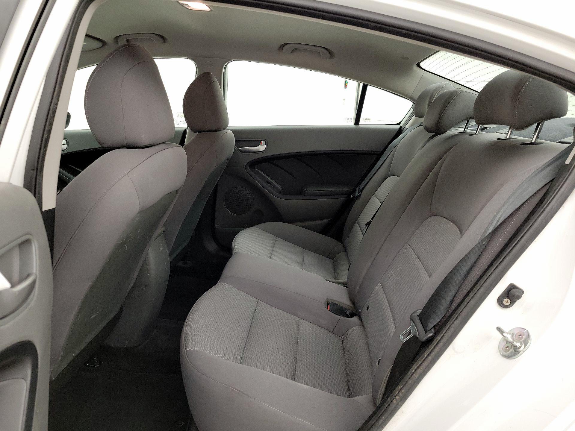 Thumbnail: 2018 Kia Forte - 19