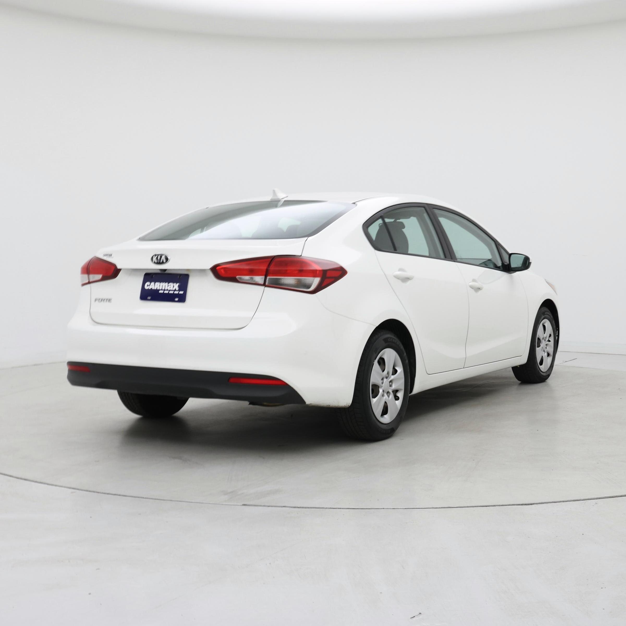 Thumbnail: 2018 Kia Forte - 8