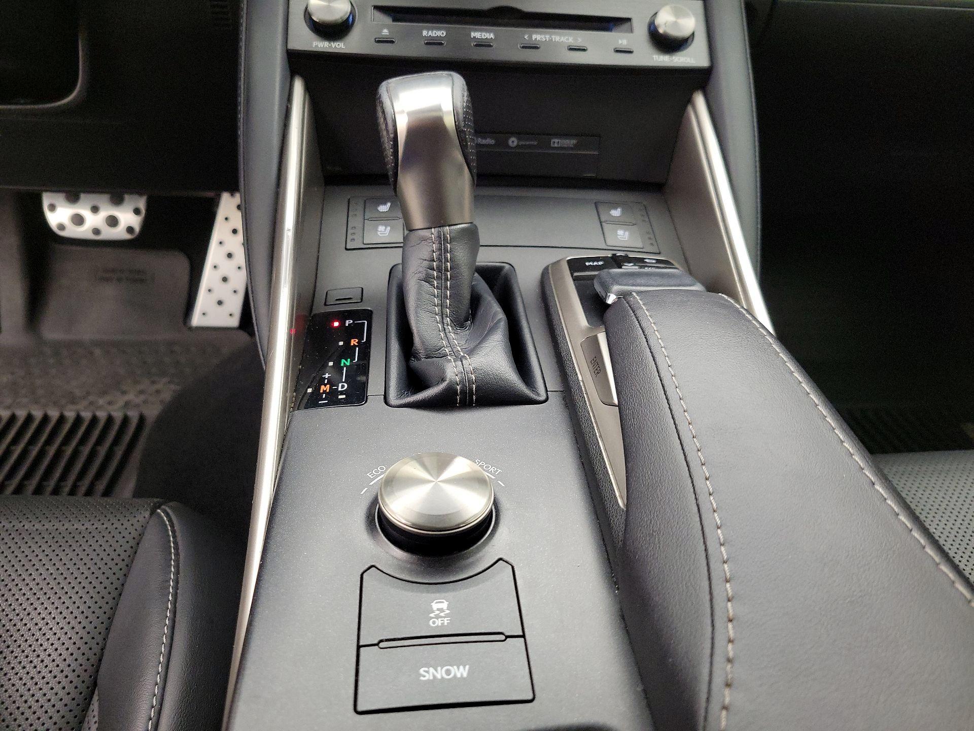 Thumbnail: 2017 Lexus IS - 18