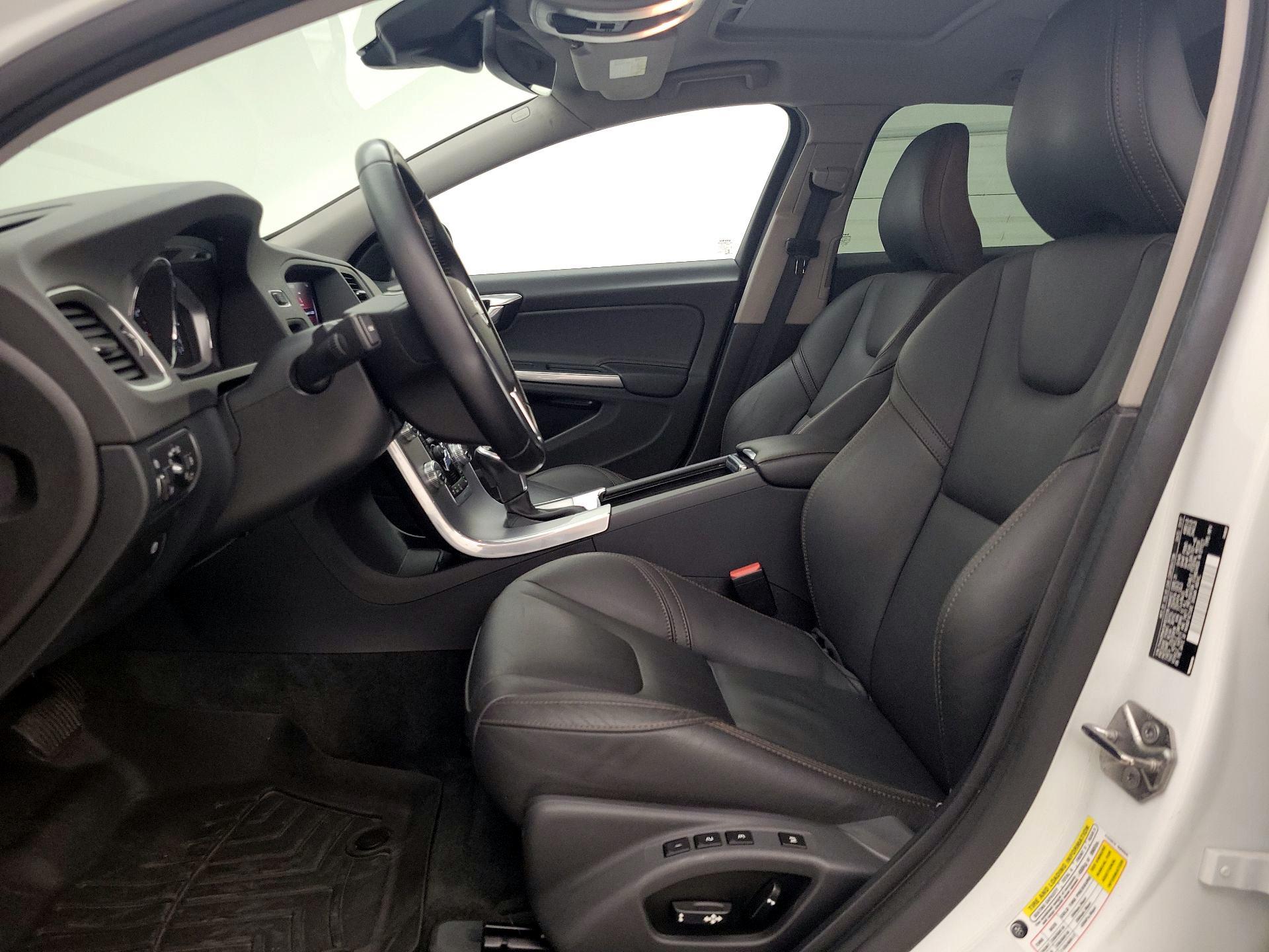 Thumbnail: 2017 Volvo S60 - 11