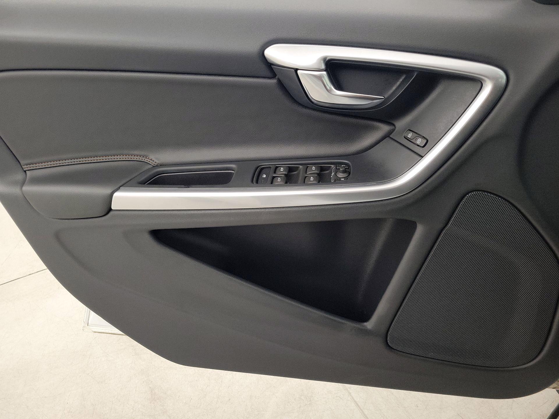 Thumbnail: 2017 Volvo S60 - 12