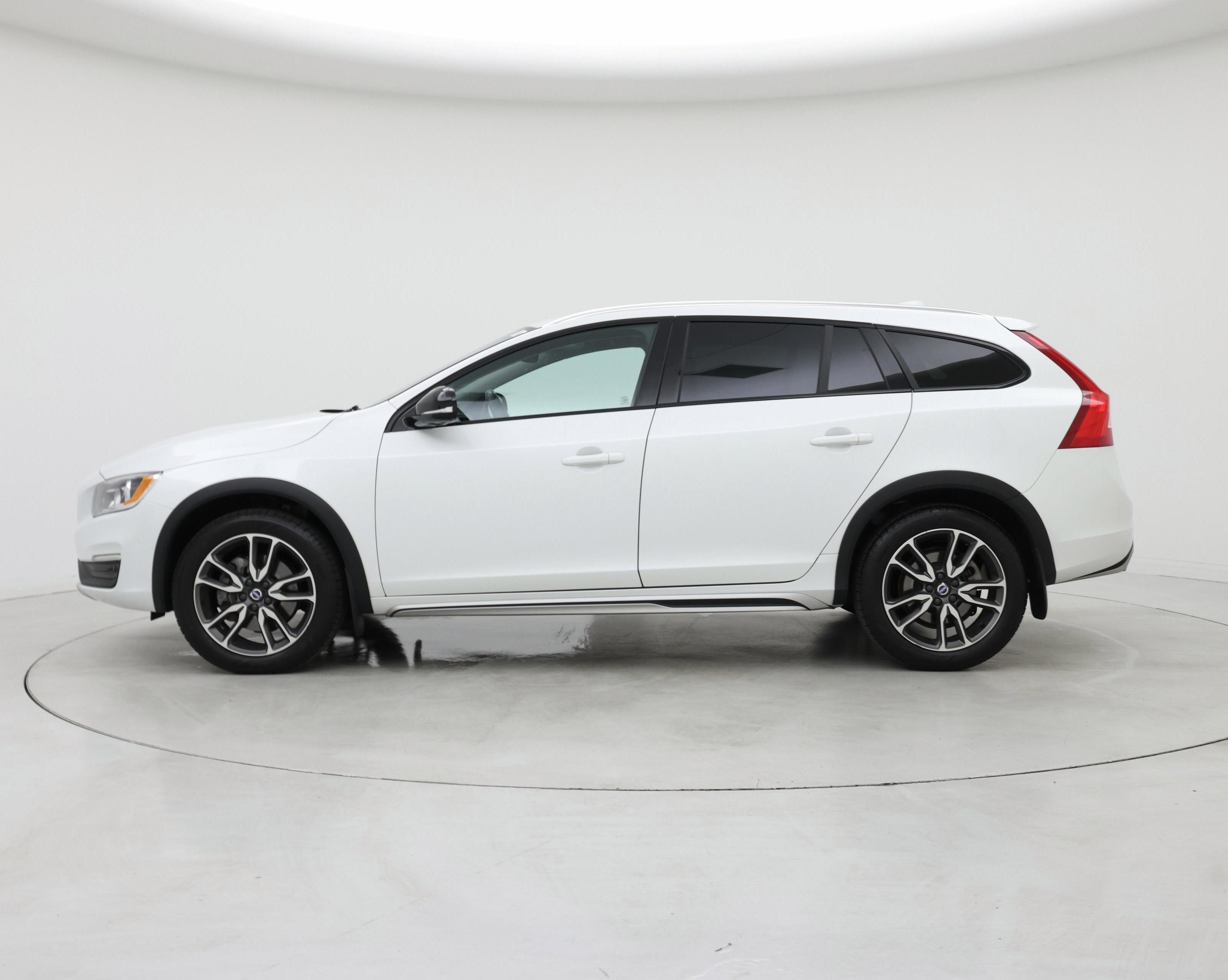 Thumbnail: 2017 Volvo S60 - 3