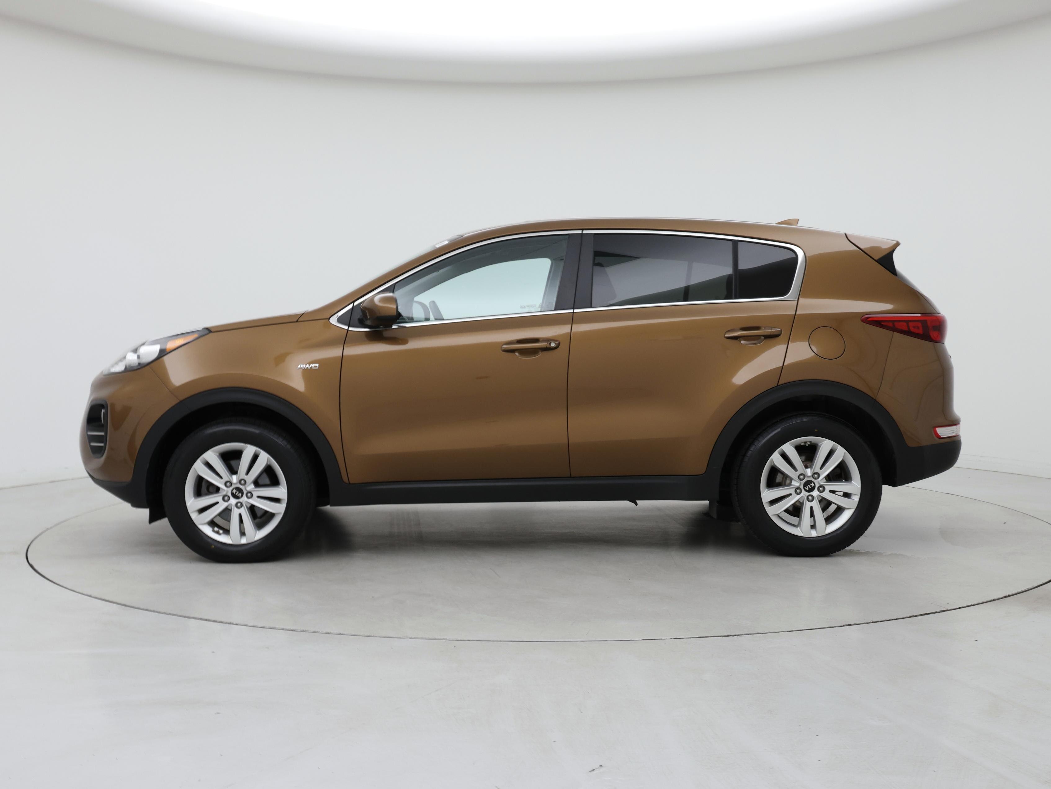 Thumbnail: 2019 Kia Sportage - 3