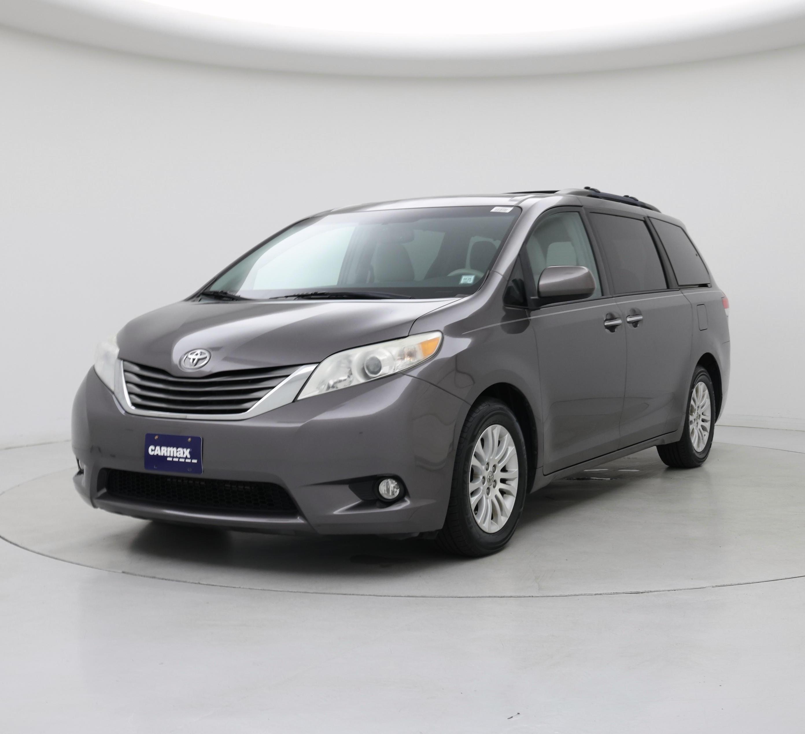 Thumbnail: 2014 Toyota Sienna - 4