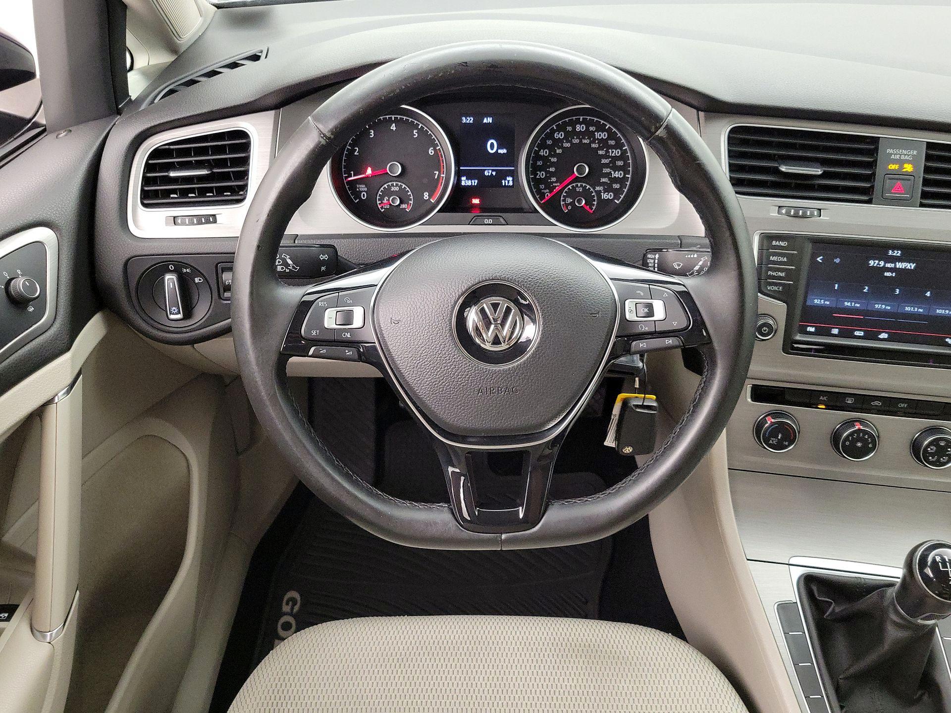 Thumbnail: 2016 Volkswagen Golf - 10
