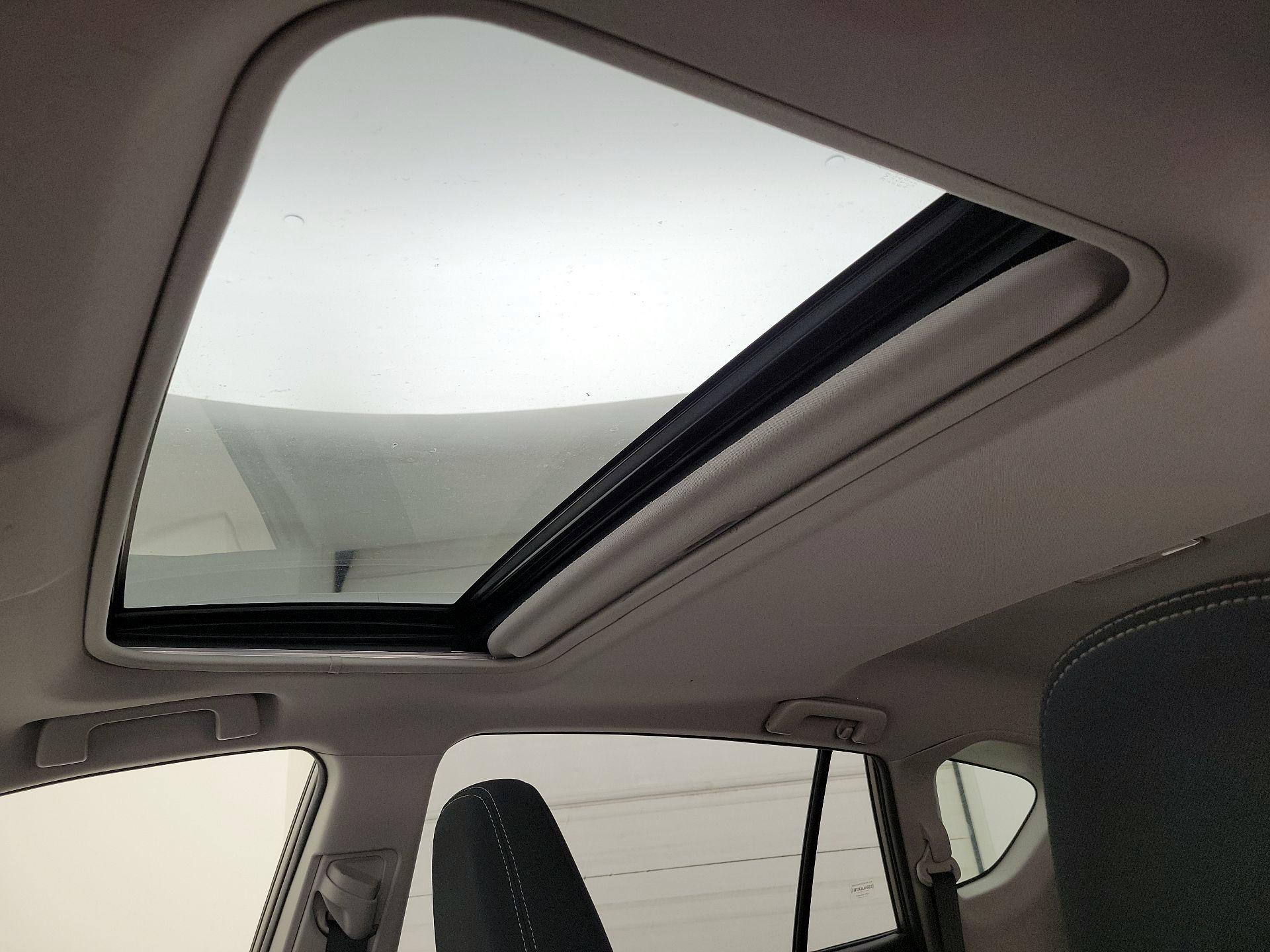 Thumbnail: 2015 Toyota RAV4 - 19